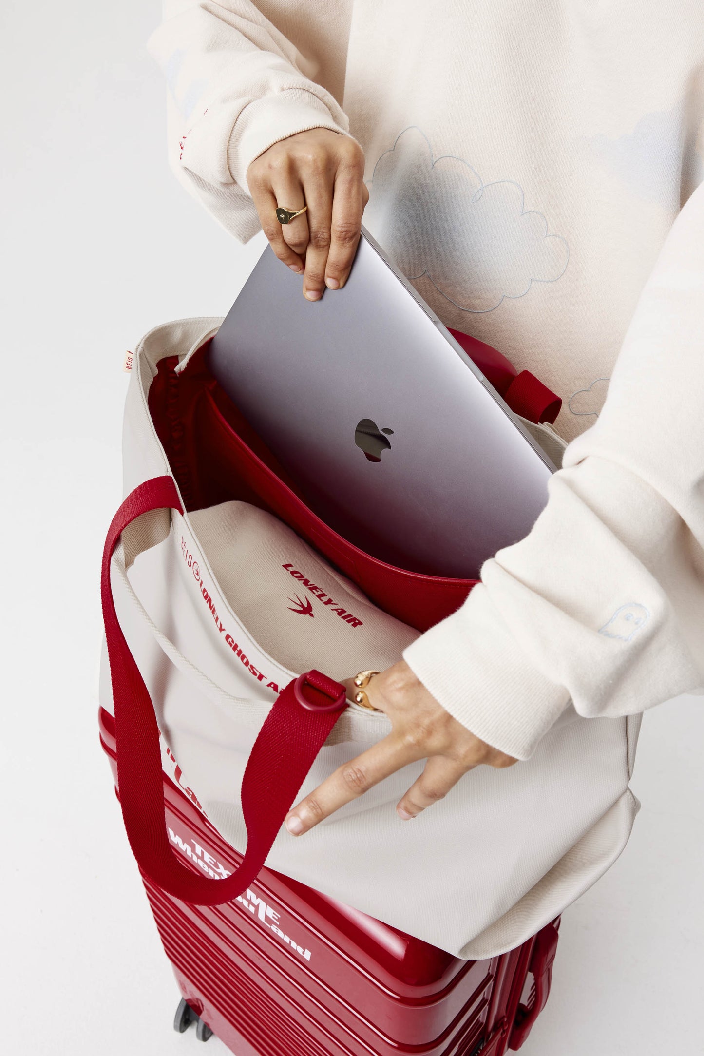 The Travel Tote in Ghost White