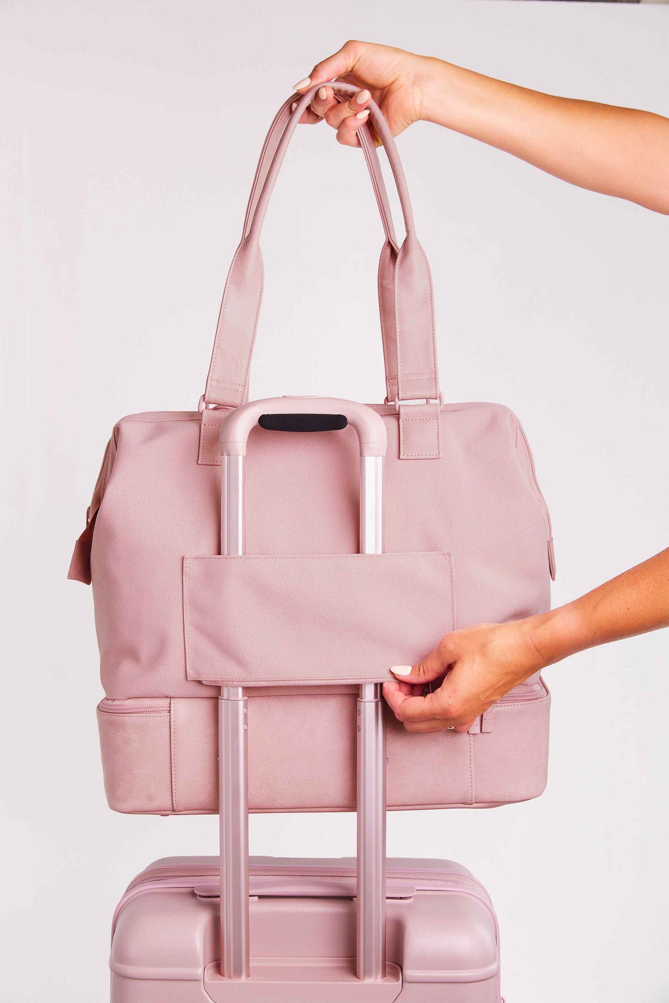 BÉIS 'The Mini Weekender' in Atlas Pink - Mini Weekender & Small ...