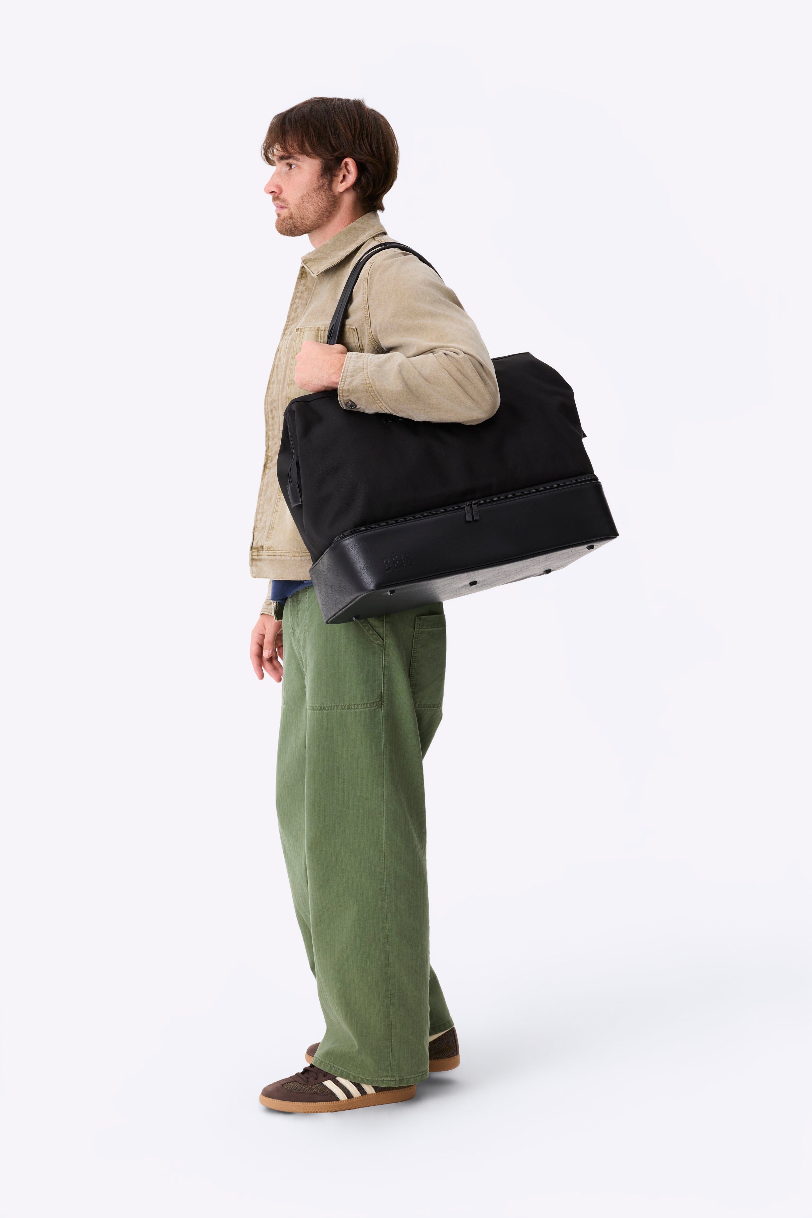 BÉIS 'The Weekender' in Black - Black Travel Bag & Overnight Bags