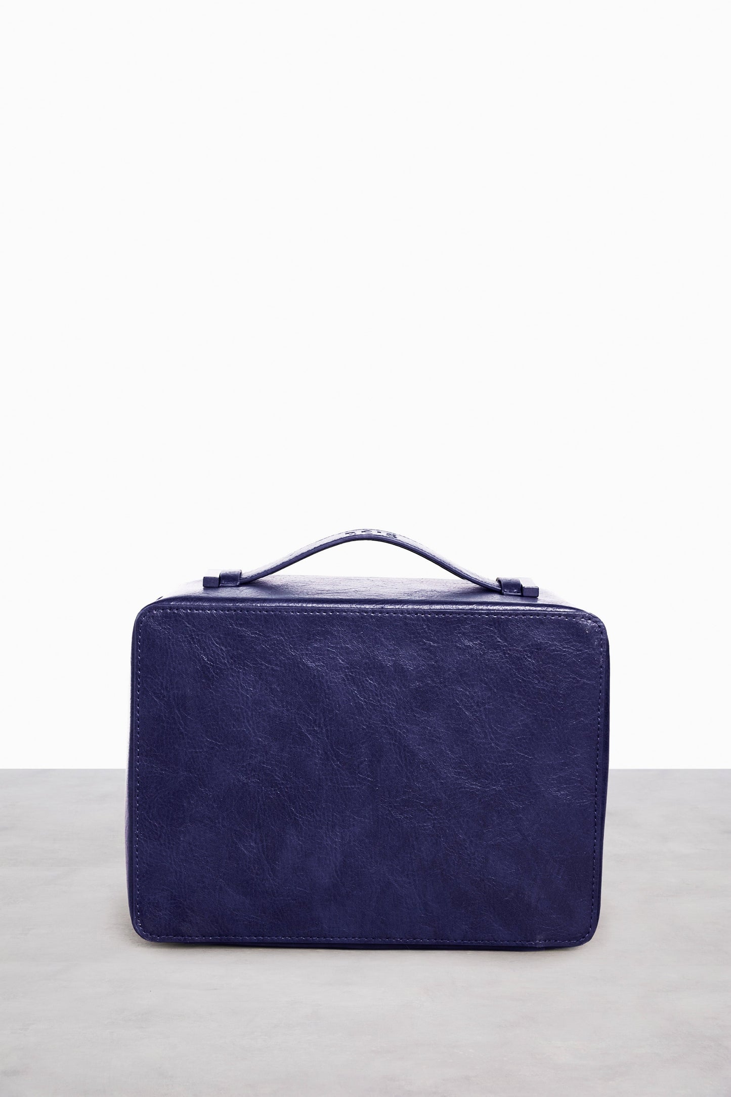 Resale The Cosmetic Case in Navy