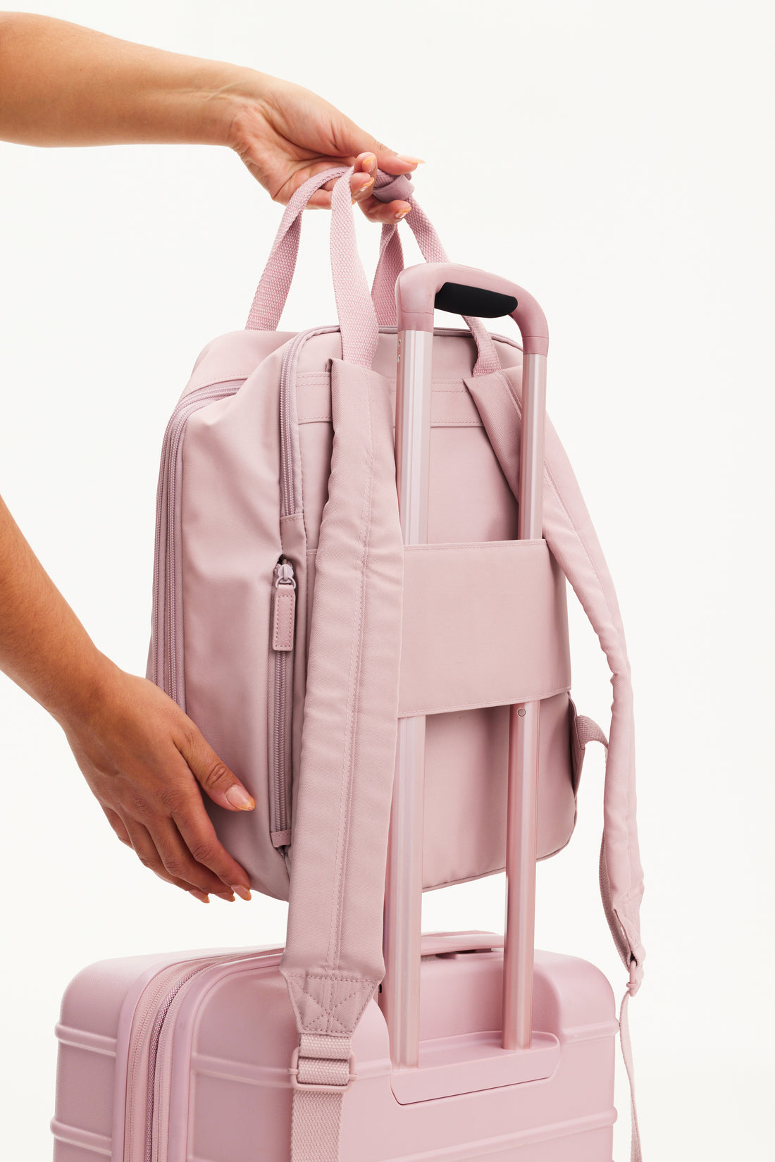 BÉIS 'The Expandable Backpack' in Atlas Pink - Expandable Travel Backpack In Atlas Pink