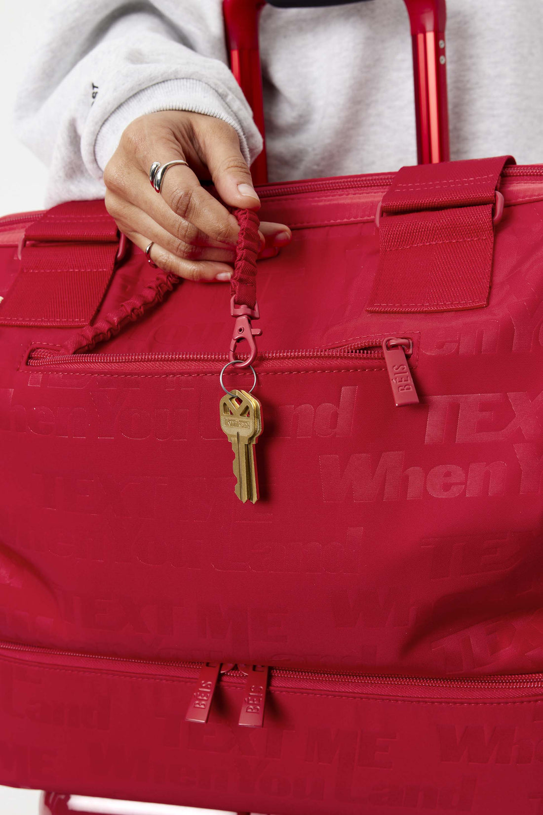 BÉIS x Lonely Ghost 'The Mini Weekender' in Text Me Red - Small Red Overnight Bag & Mini ...