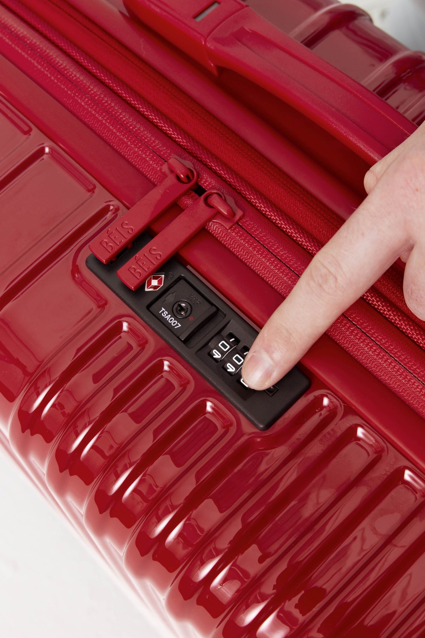 Resale The Carry-On Roller in Text Me Red