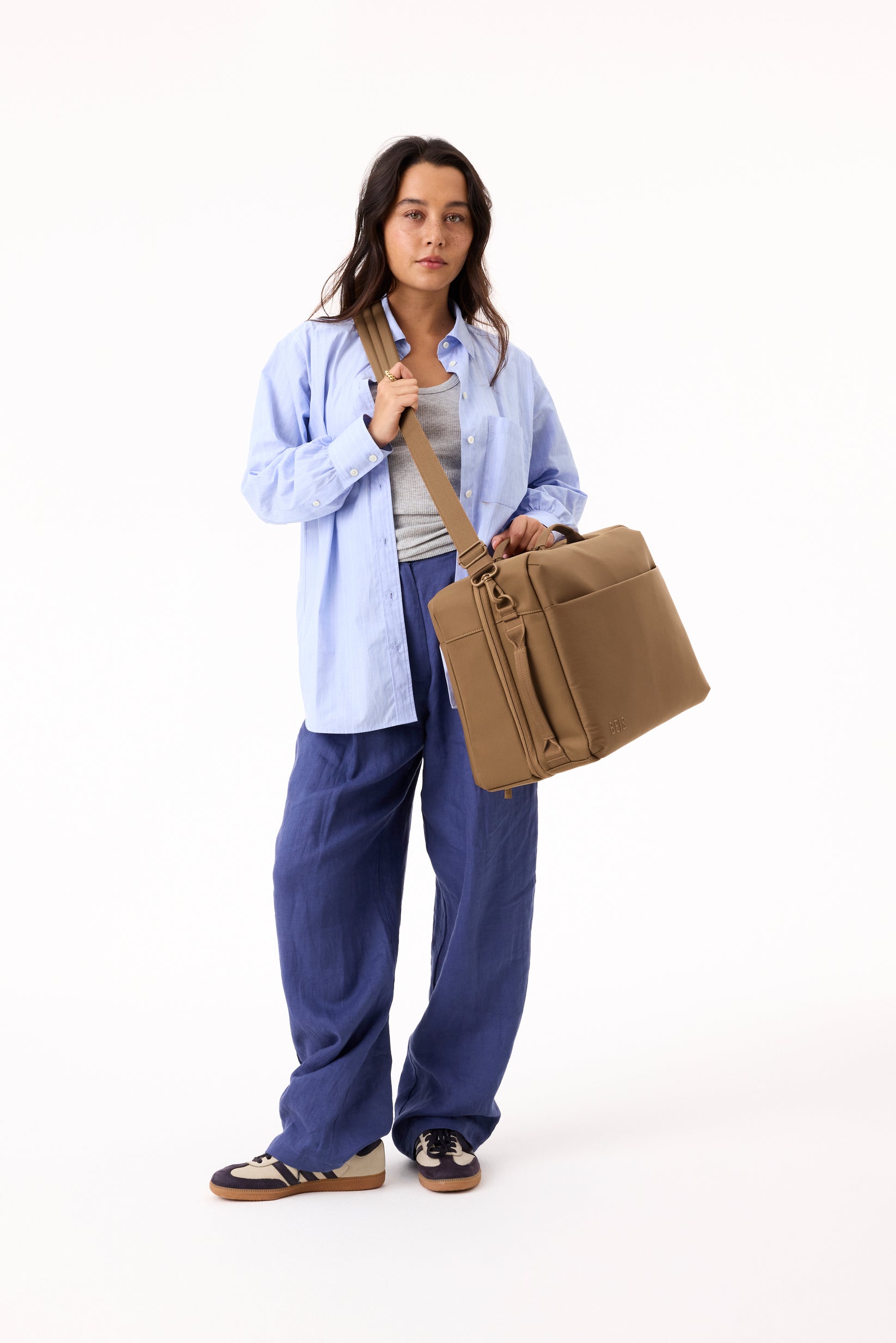 BÉIS 'The Ultimate Travel Duffle' in Camel - Personal Item Travel ...