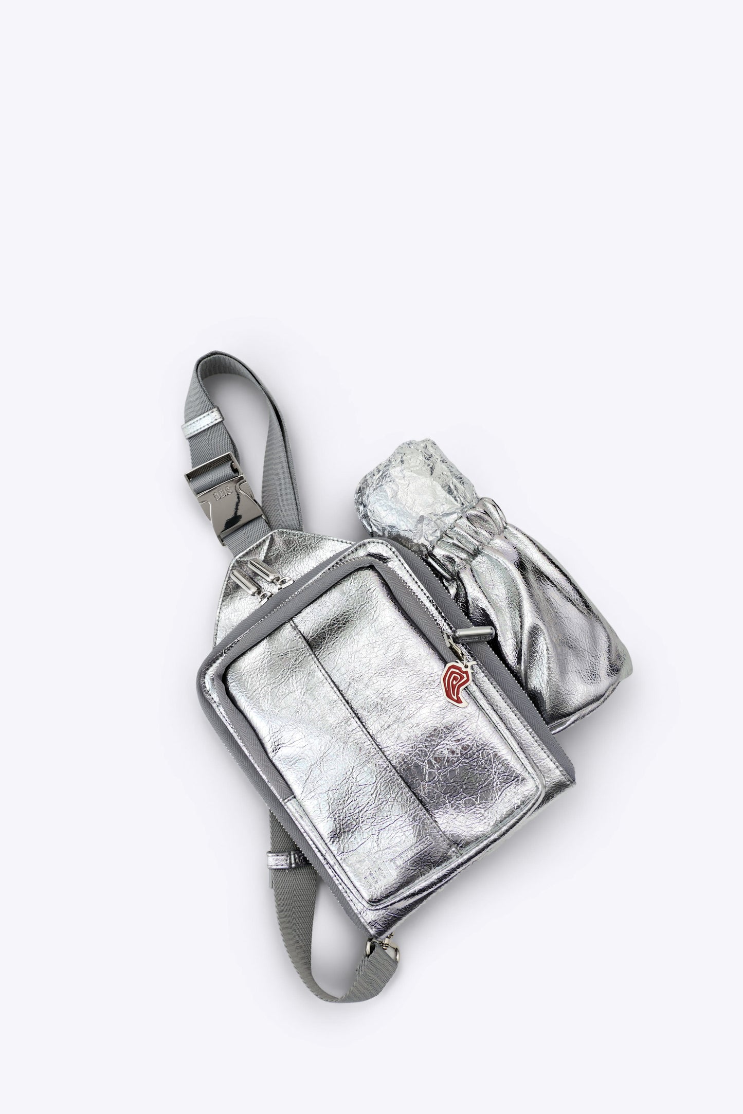 BÉIS x Chipotle The Napkin Sling in Foil