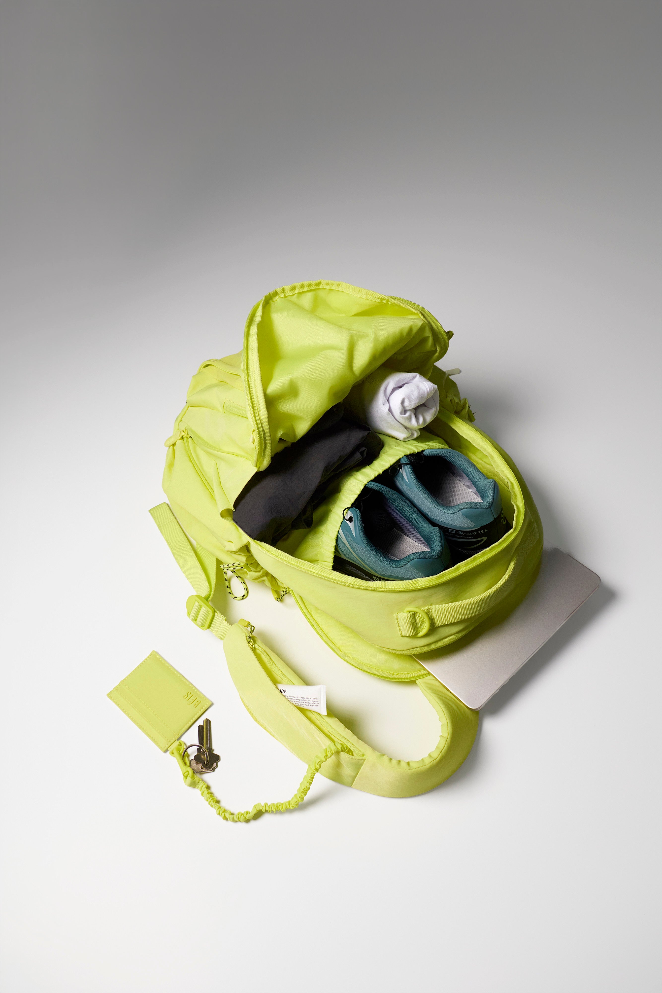 BÉIS 'The North To South Backpack' in Limone - Neon Gym Backpack