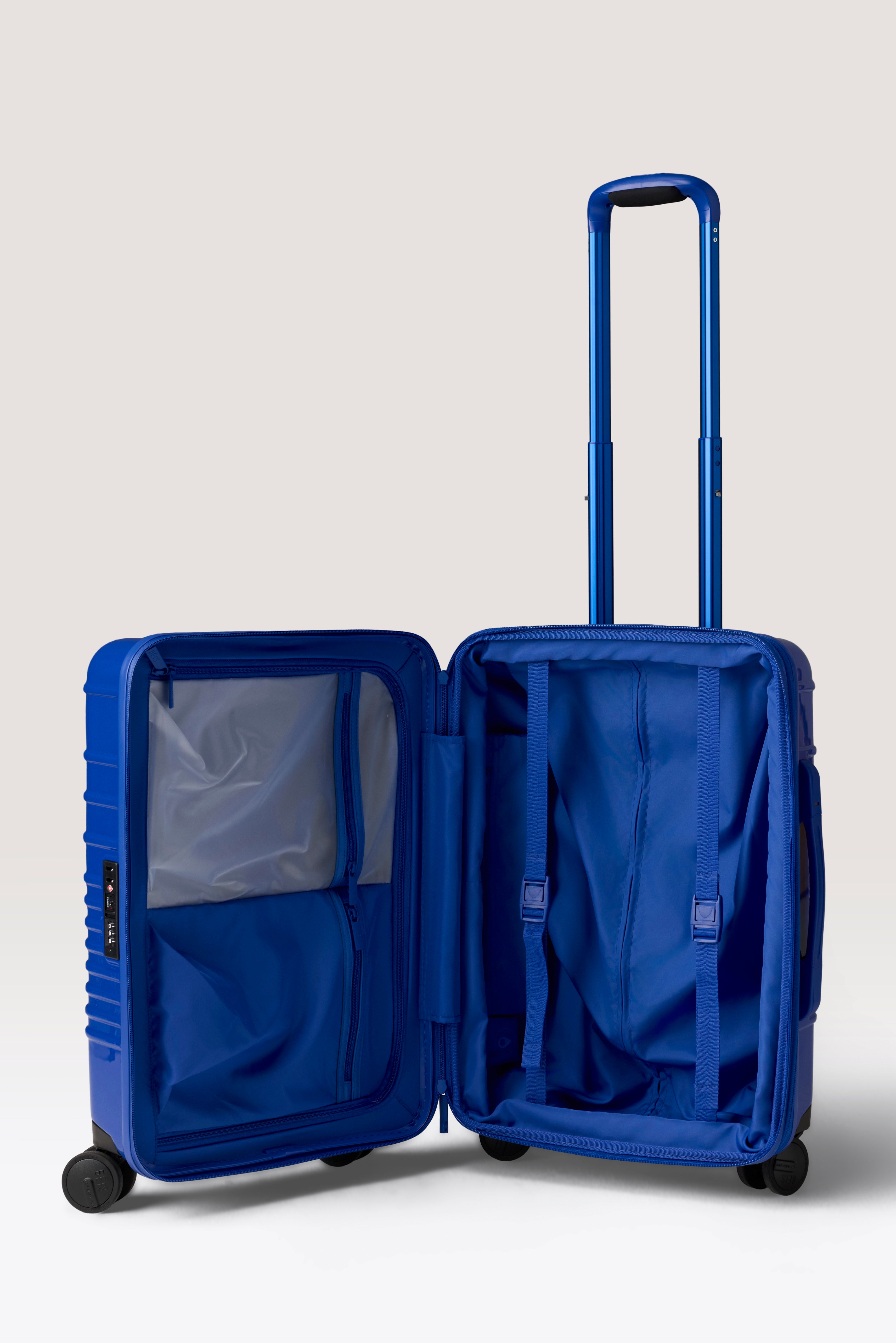 BÉIS 'The Carry-On Roller' in Glossy Cobalt Blue - 21