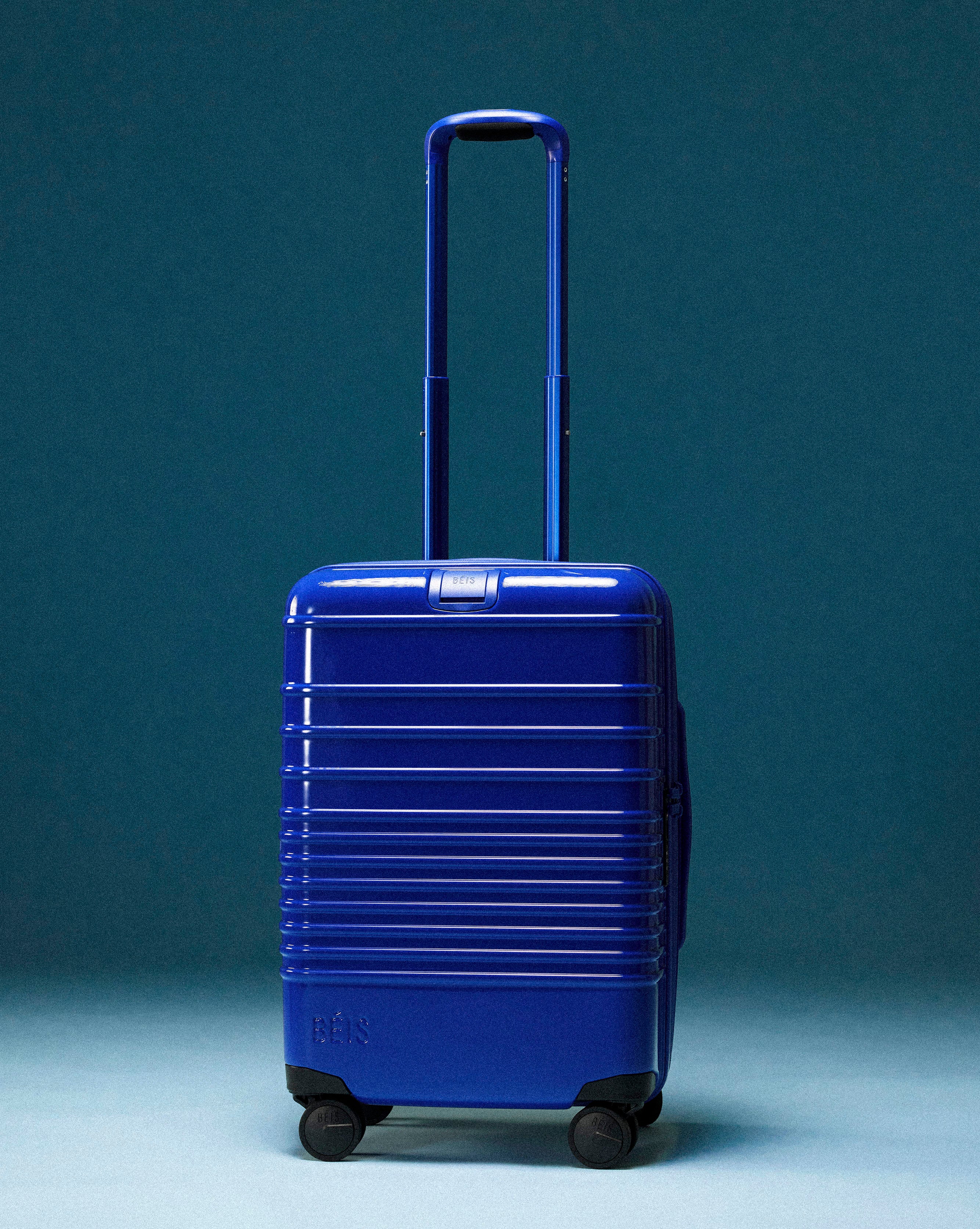 BÉIS 'The Carry-On Roller' in Glossy Cobalt Blue - 21