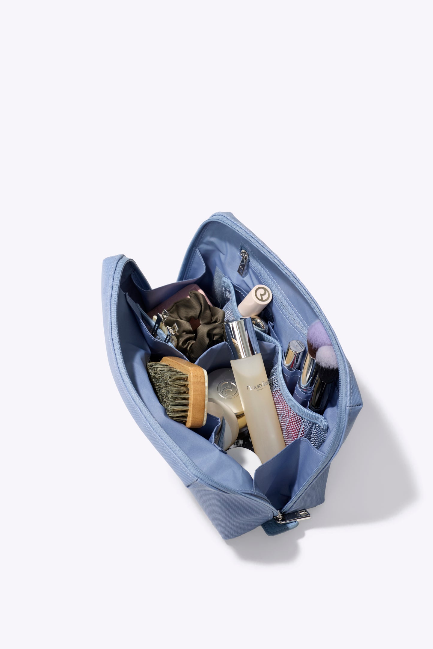 beis travel makeup bag BÉIS 'The Medium Cosmetic Pouch' in Dusty Blue