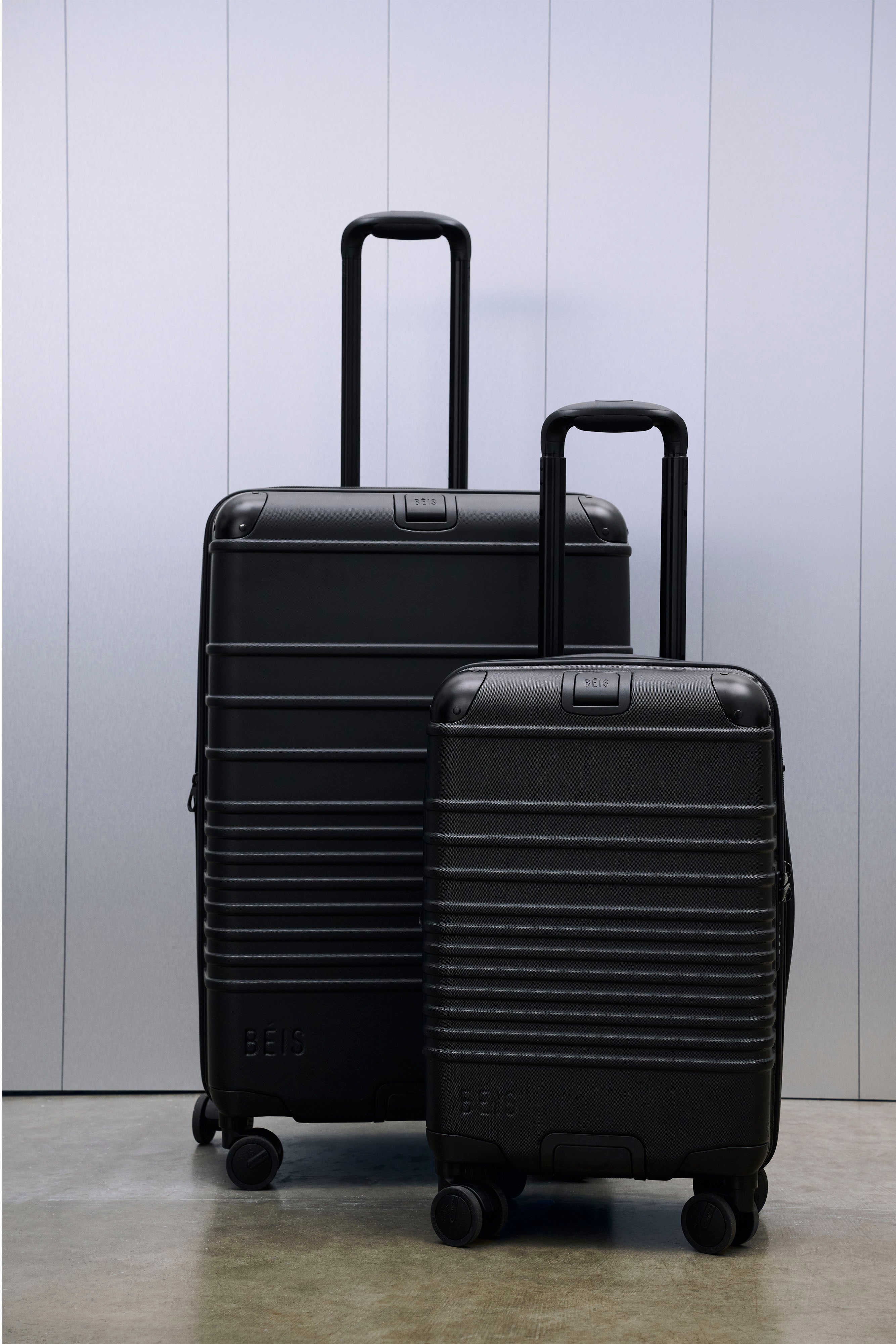 BÉIS 'The Hybrid Check-In Roller' in Black - Black Hybrid Checked