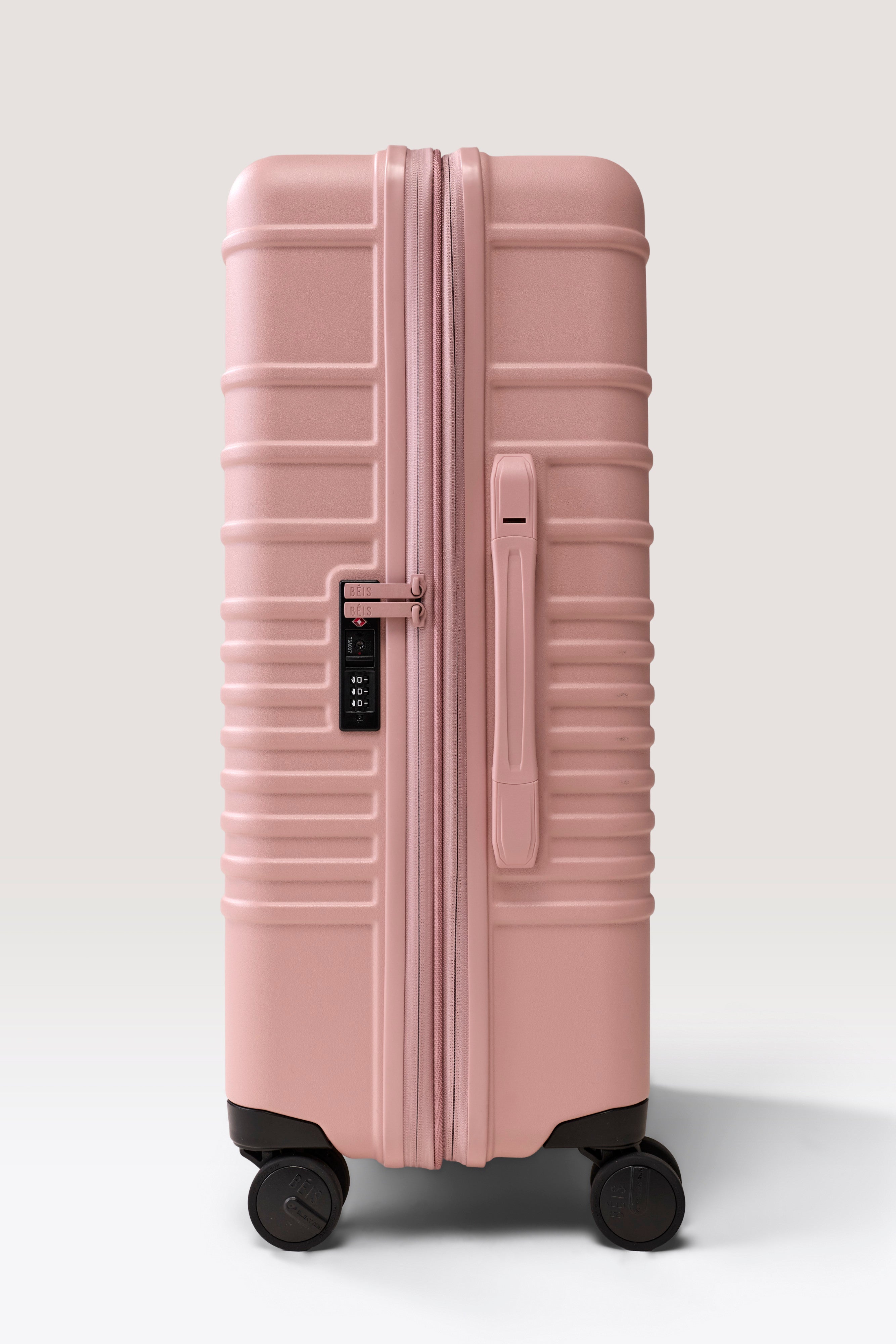 BÉIS 'The Medium Check-In Roller' in Atlas Pink - 26 in Pink