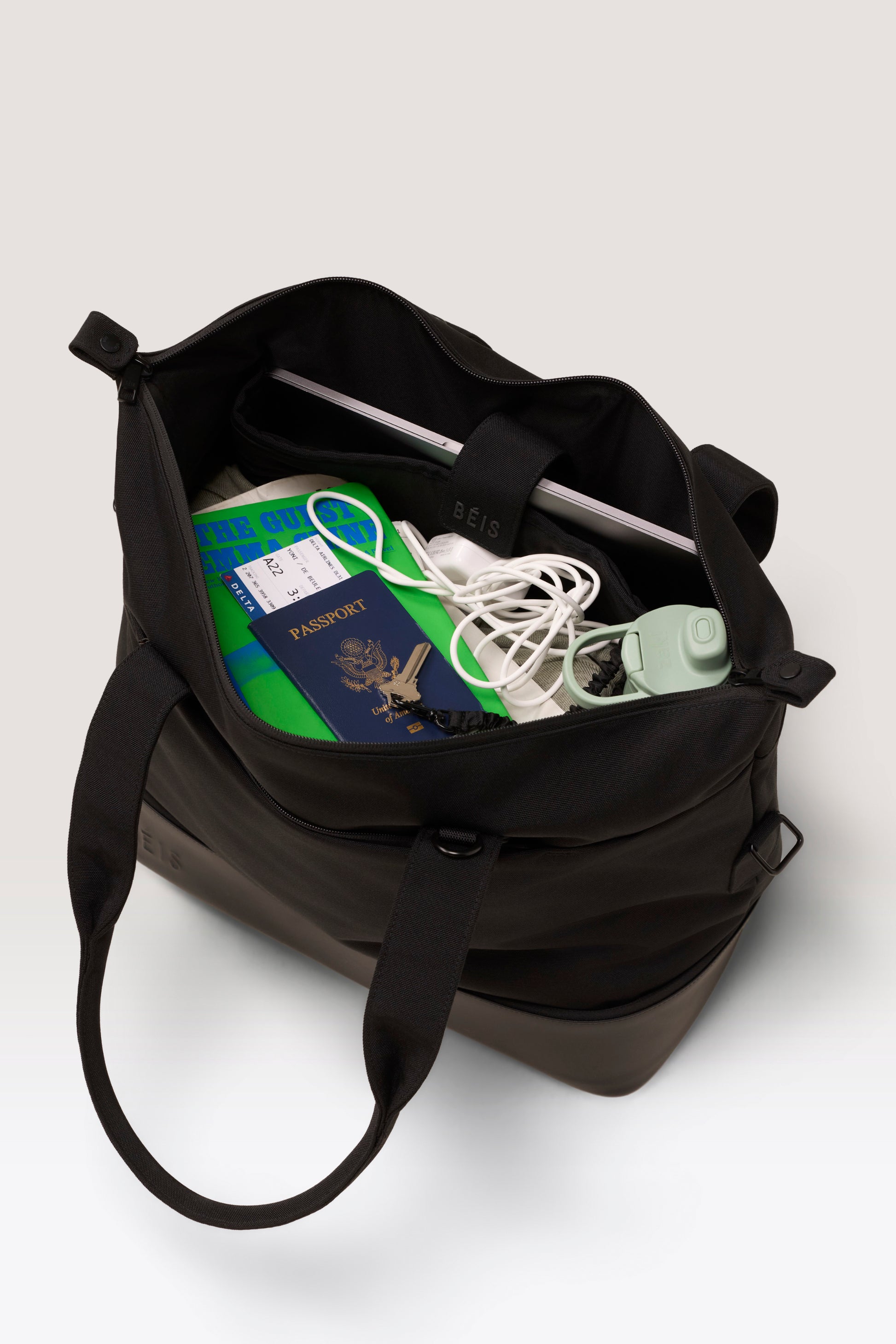 BÉIS ‘The Mini Weekender’ in Black