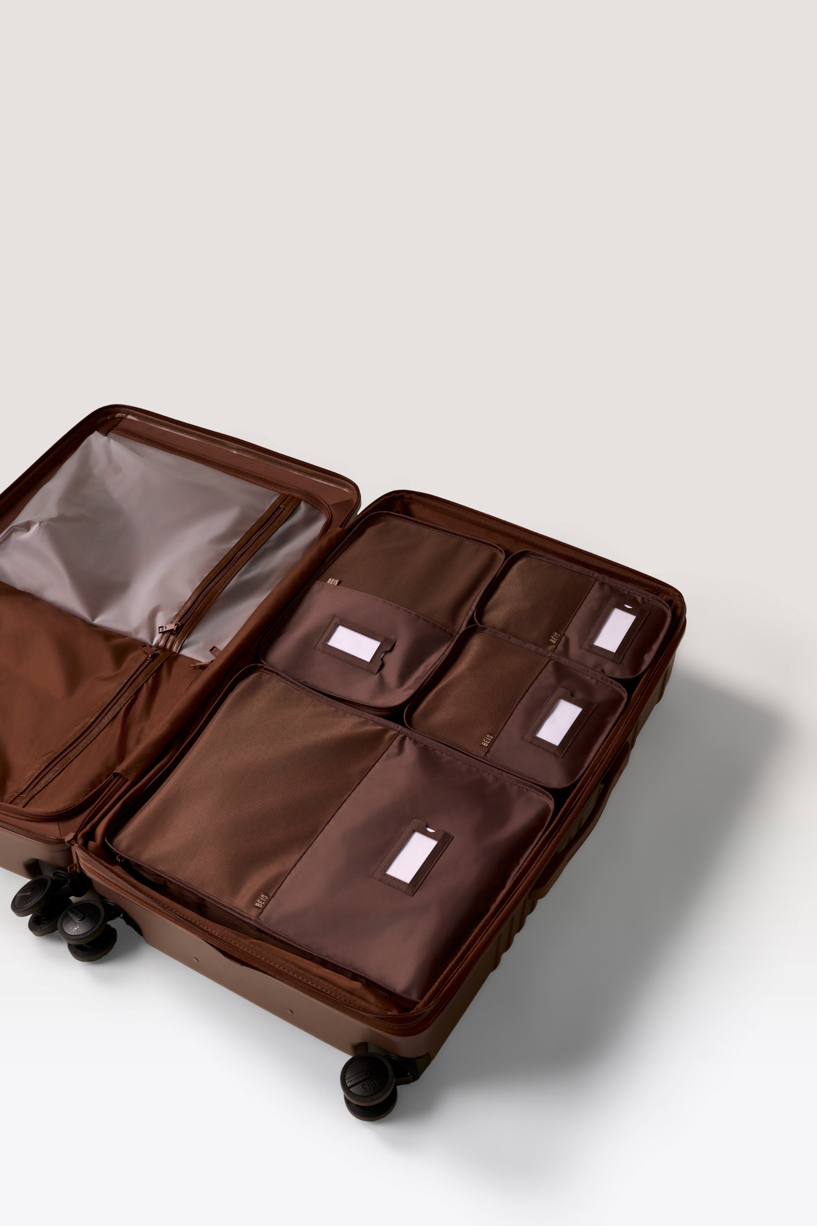 BÉIS 'The Medium Packing Cube' in Maple - Medium Packing Cubes for