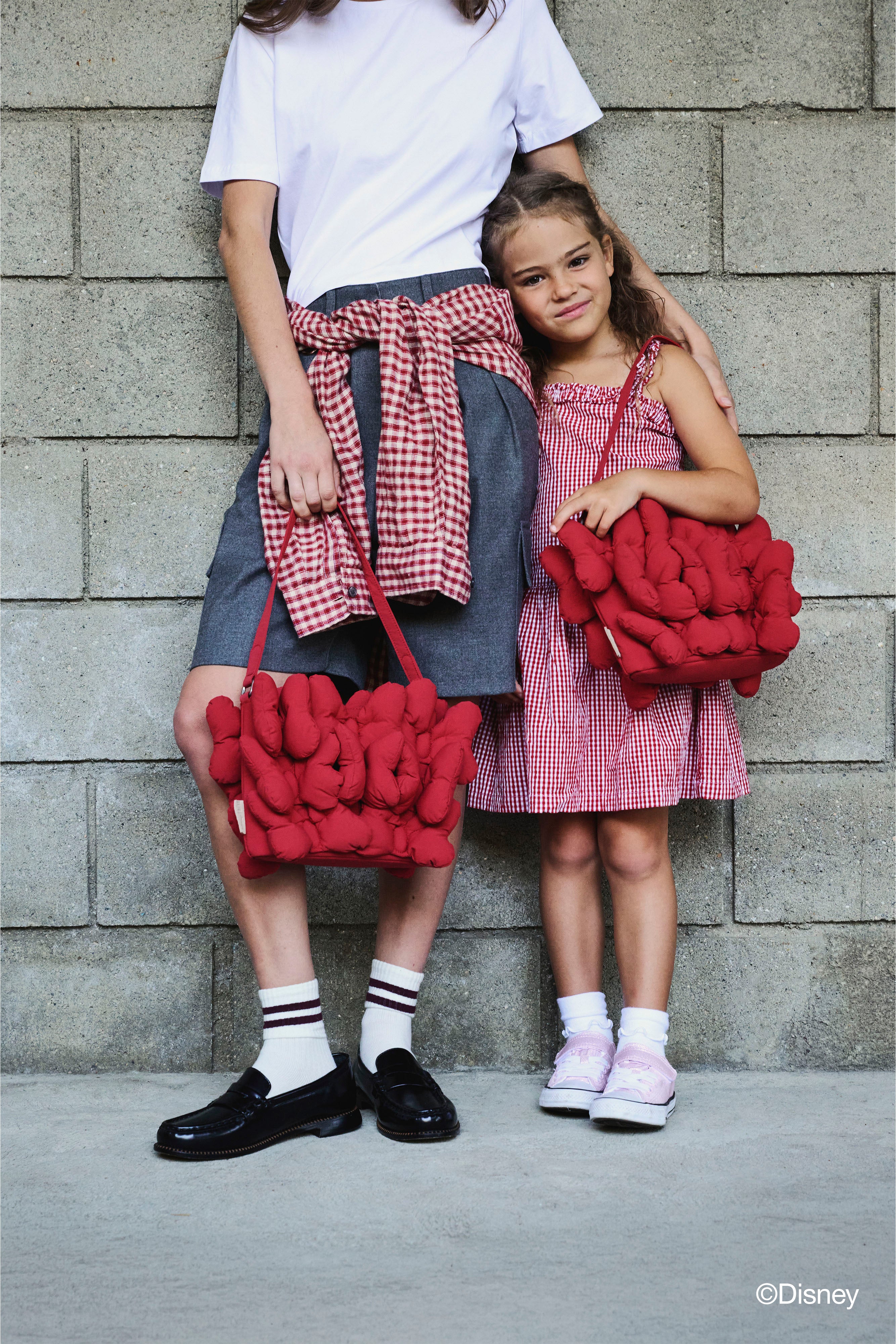 BÉIS 'The Minnie Bow Handbag' in Mickey Mouse Red - Minni Mouse