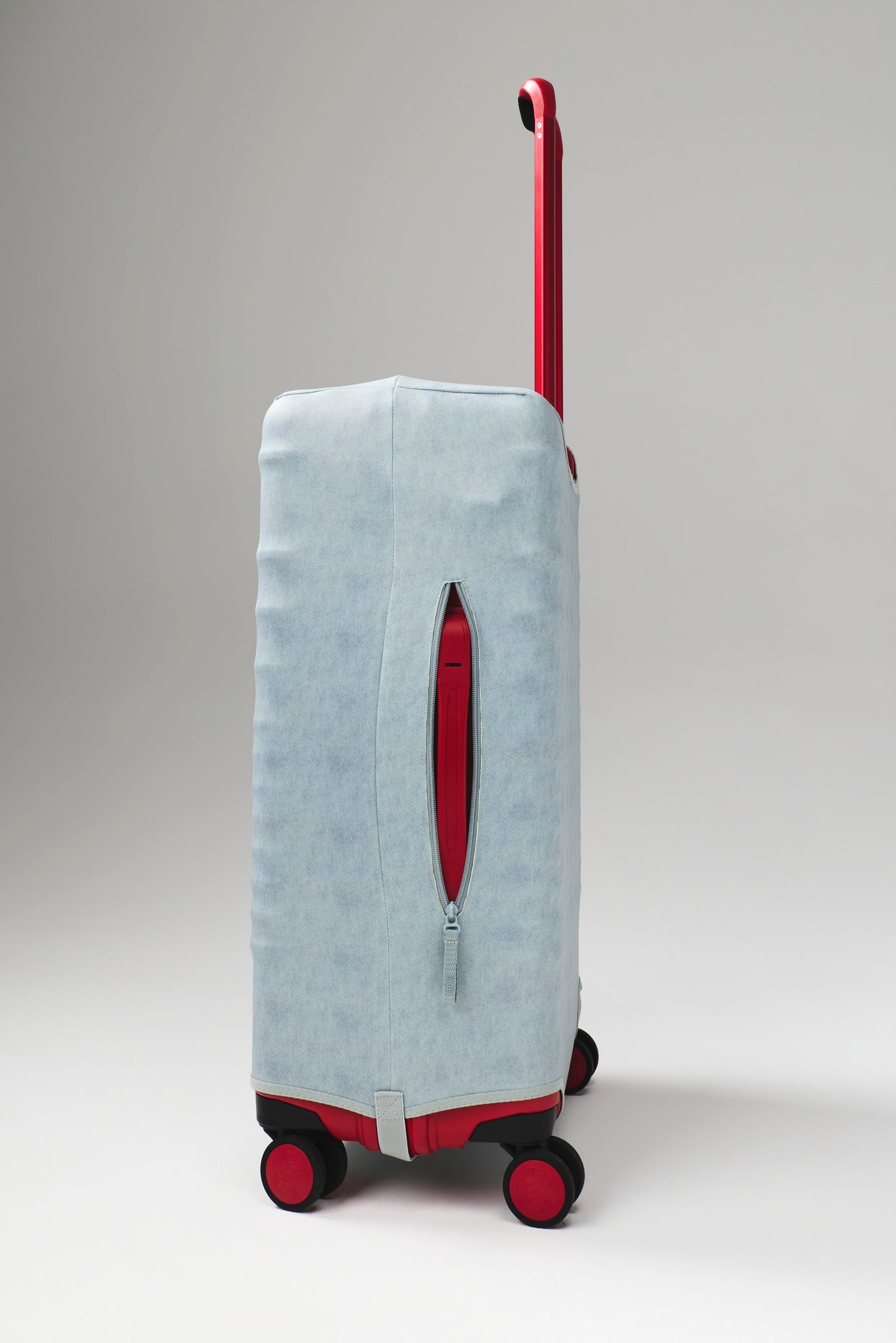 The Disney Medium Check-In Luggage Cover in Blue Jeans