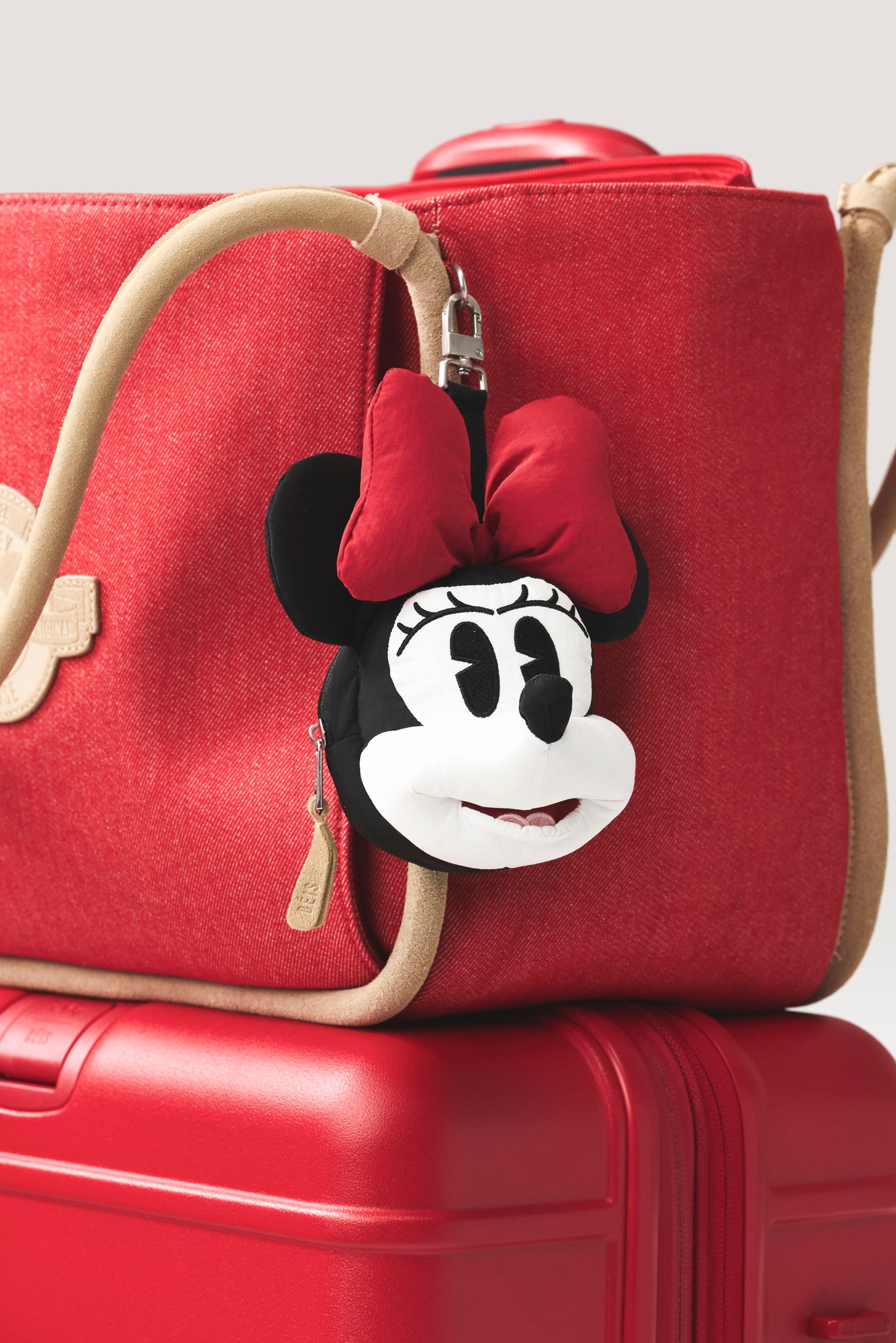 The Minnie Mouse Charm Pouch in Black