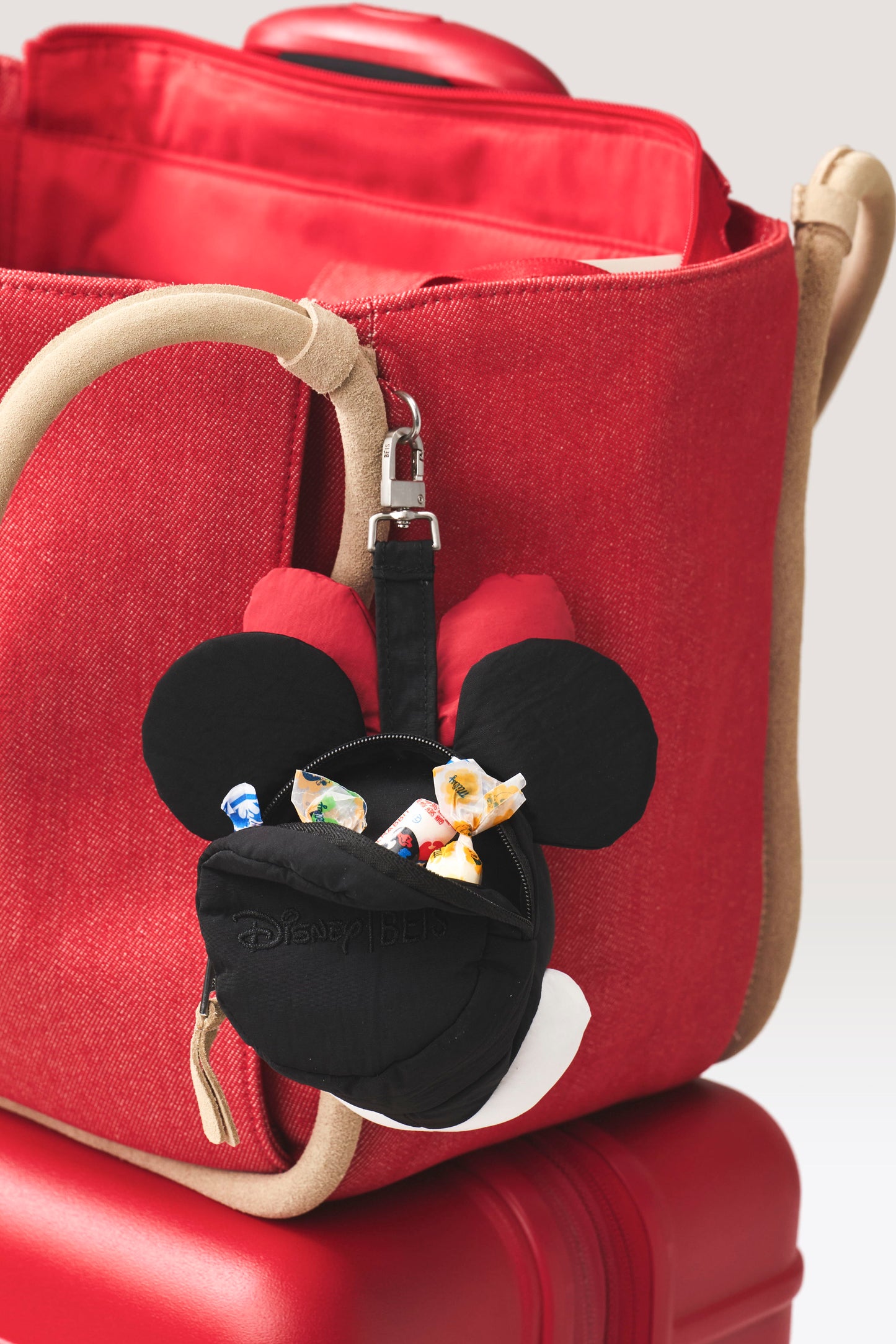 The Minnie Mouse Charm Pouch in Black