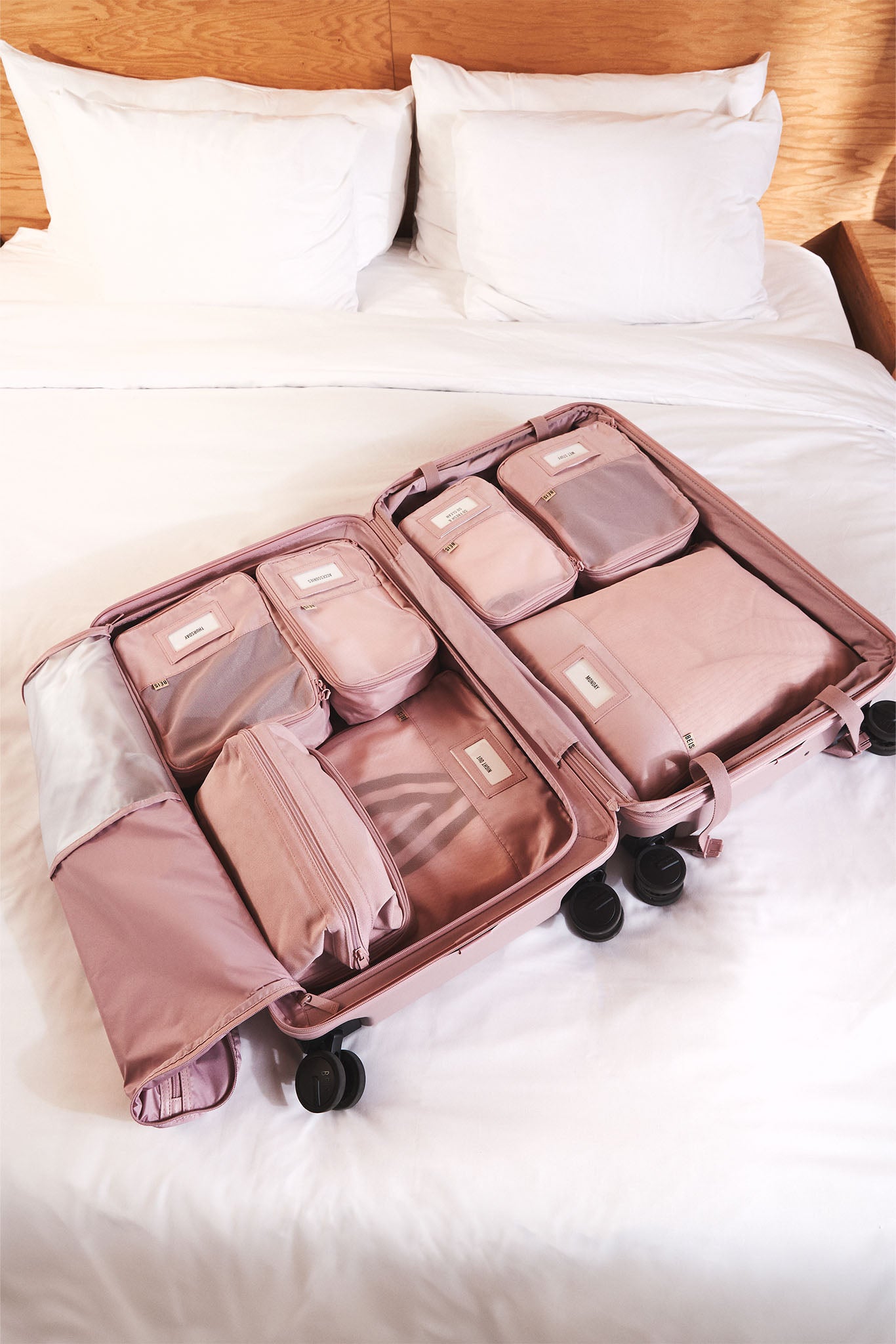 Béis 'The Compression Packing Cubes 6pc' in Beige - 6 Piece Set Of
