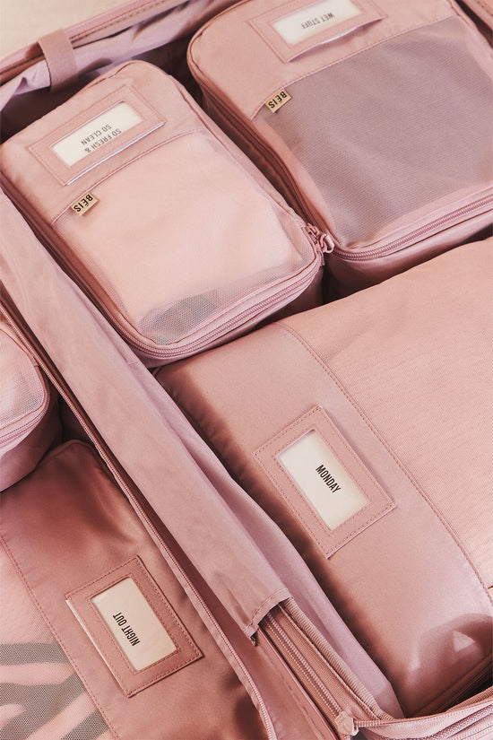 BÉIS 'The Compression Packing Cube Set' in Atlas Pink - Pink 4-Piece Set Of Packing Cubes For ...