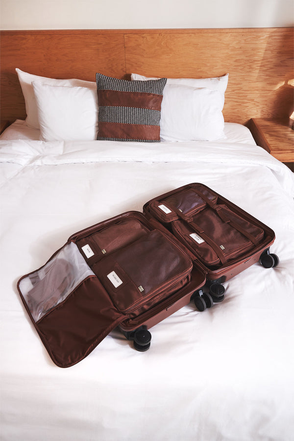 BÉIS 'The Compression Packing Cube Set' in Maple Brown 4Piece Set Of
