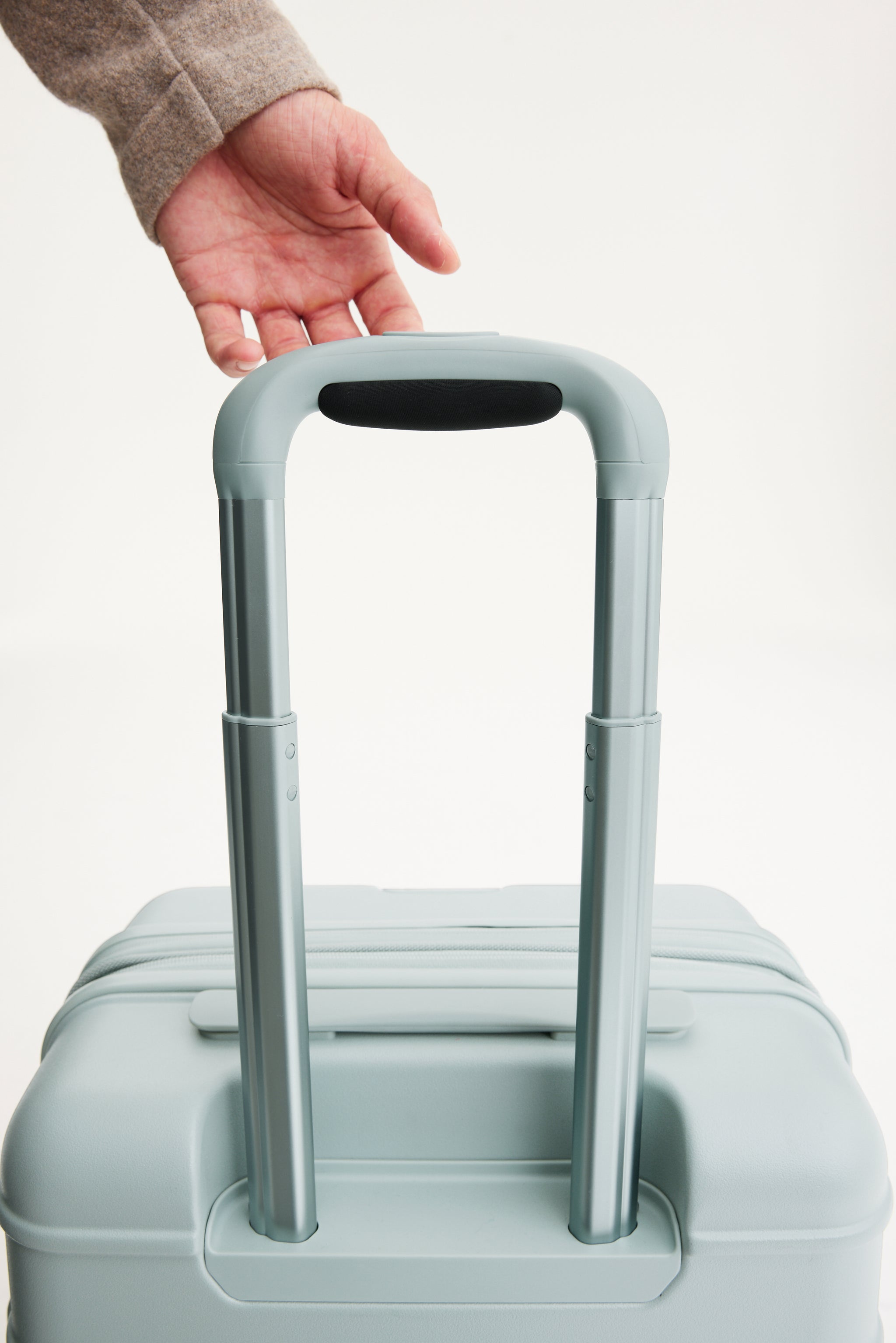 BÉIS 'The Carry-On Roller' in Slate - 21" Carry-On Slate Blue Rolling ...