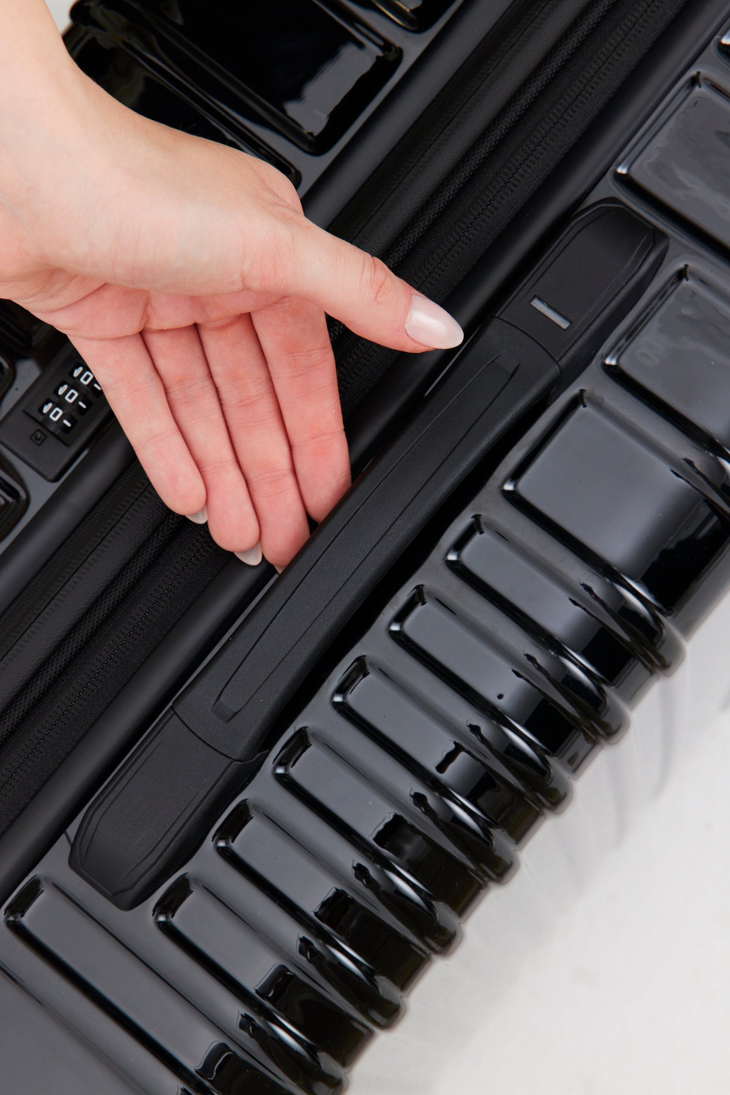 Resale The Carry-On Roller in Glossy Black