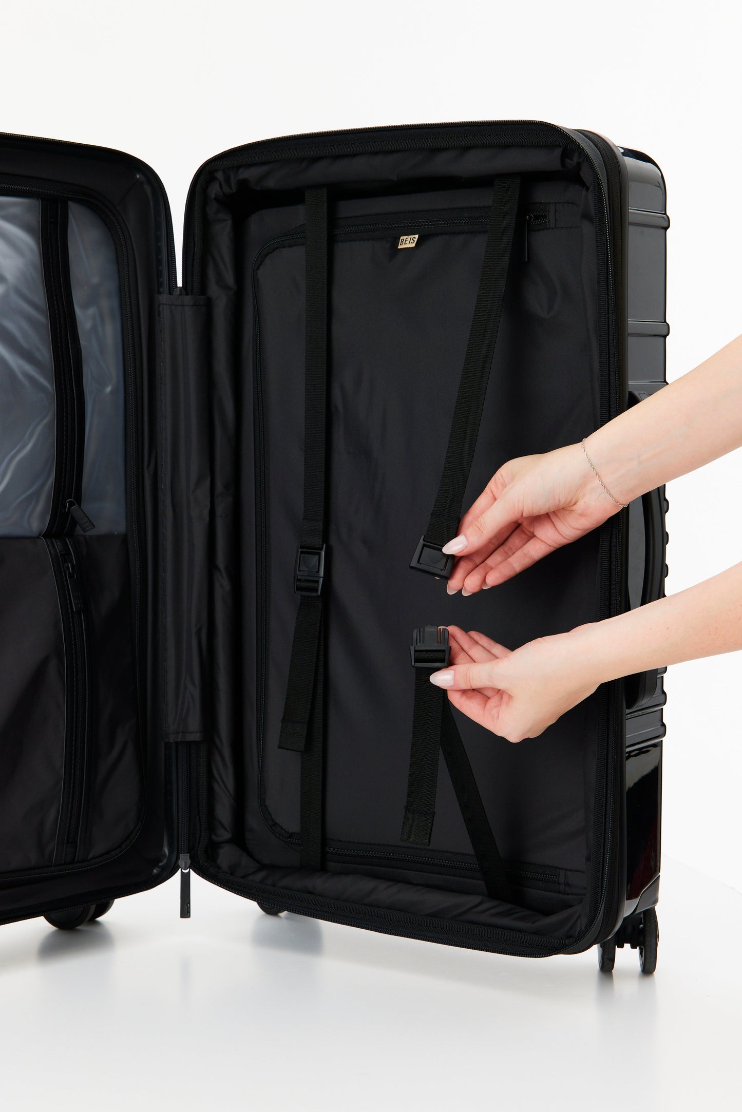 Resale The Carry-On Roller in Glossy Black