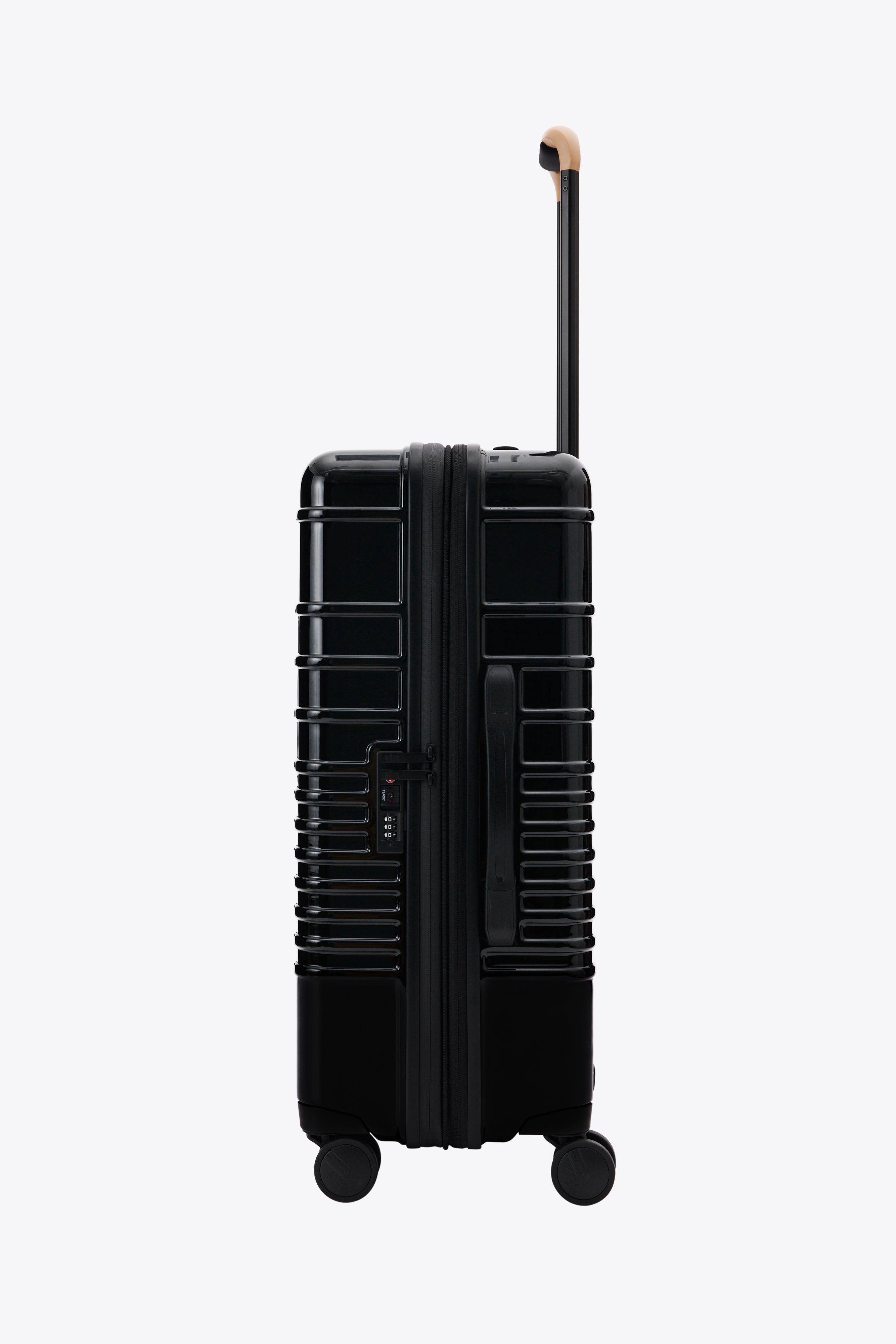 BÉIS 'The Medium Check-in Roller'' in Glossy Black - High Gloss 26 Medium Check-in Roller in Black