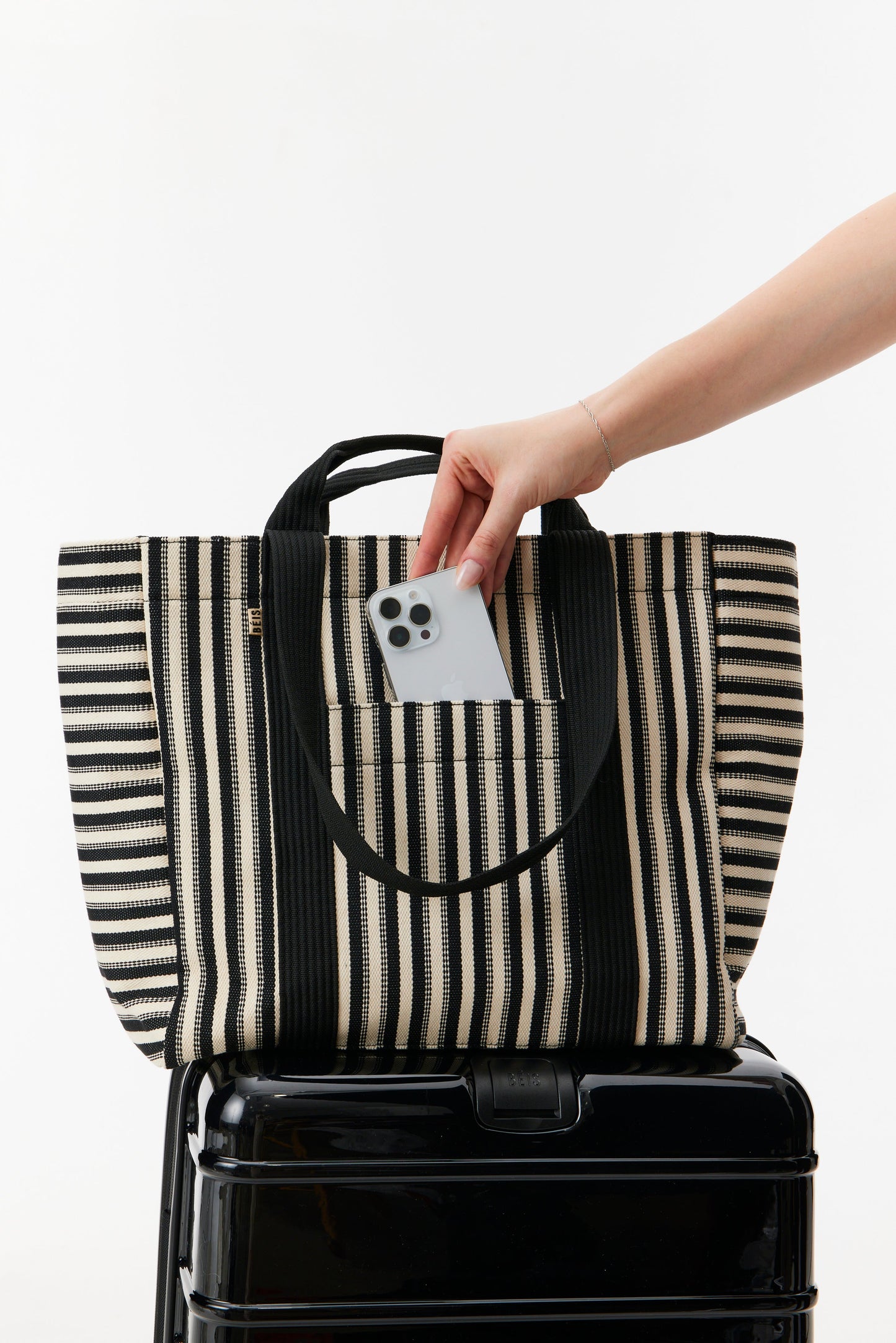 Resale The Vacation Tote in Black Stripe