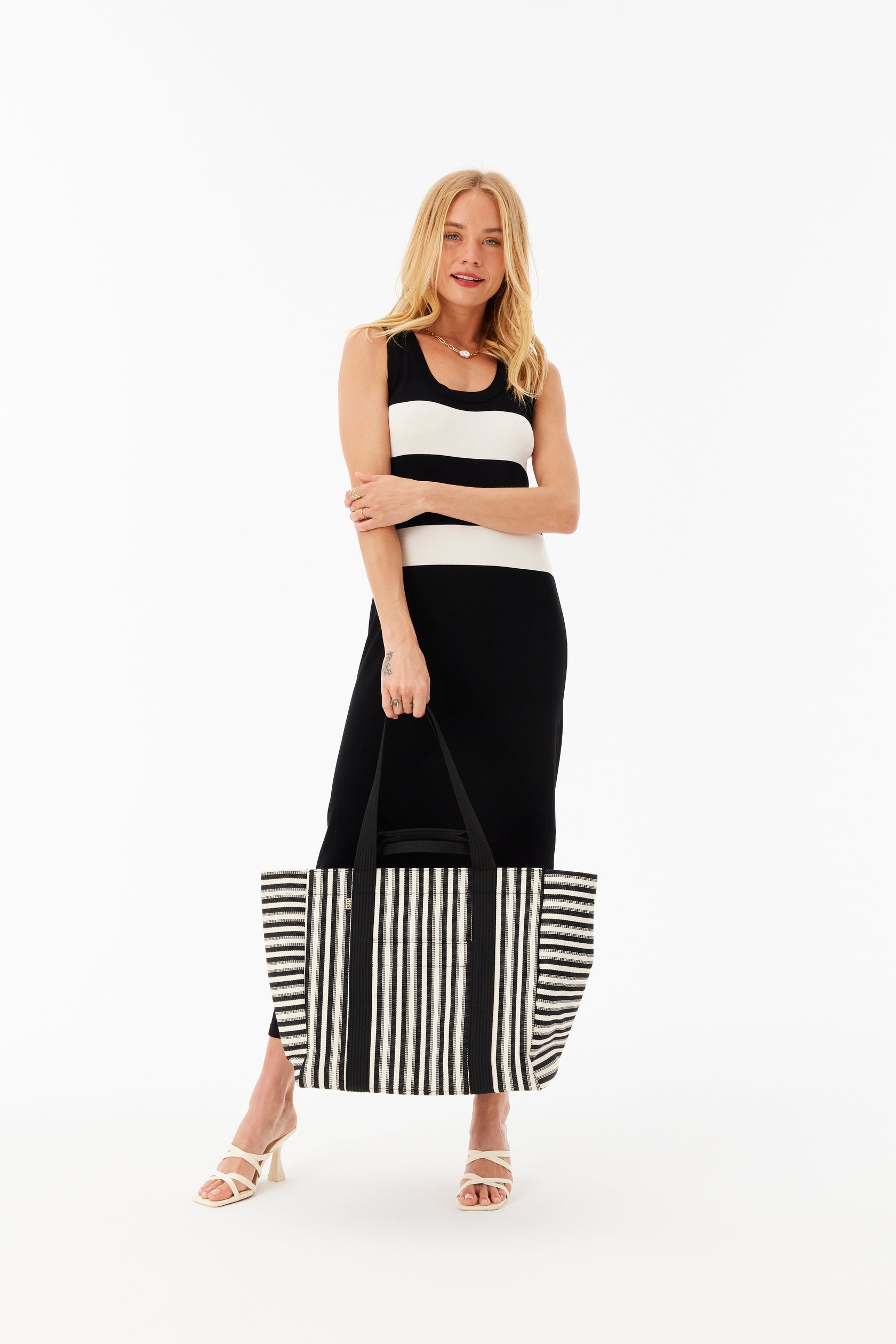 BÉIS 'The Vacation Tote' in Black Stripe - Vacation Tote & Summer Tote ...