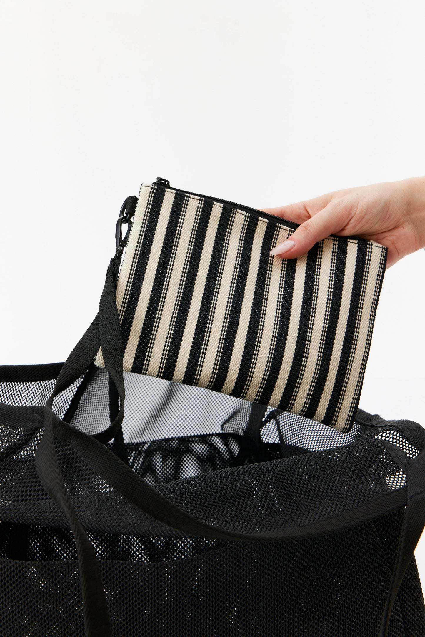 Resale The Mesh Beach Tote in Black