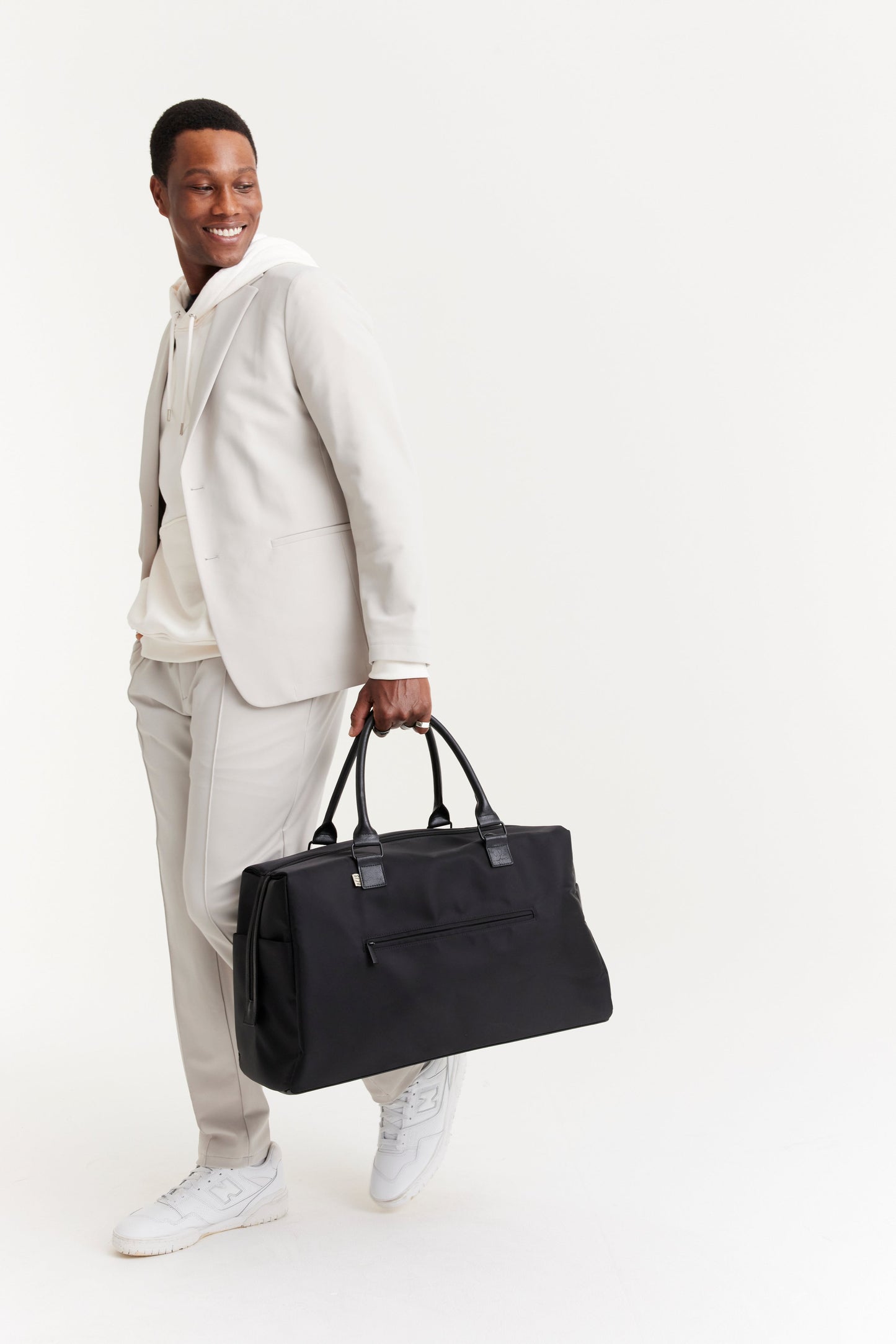 Resale The Commuter Duffle in Black