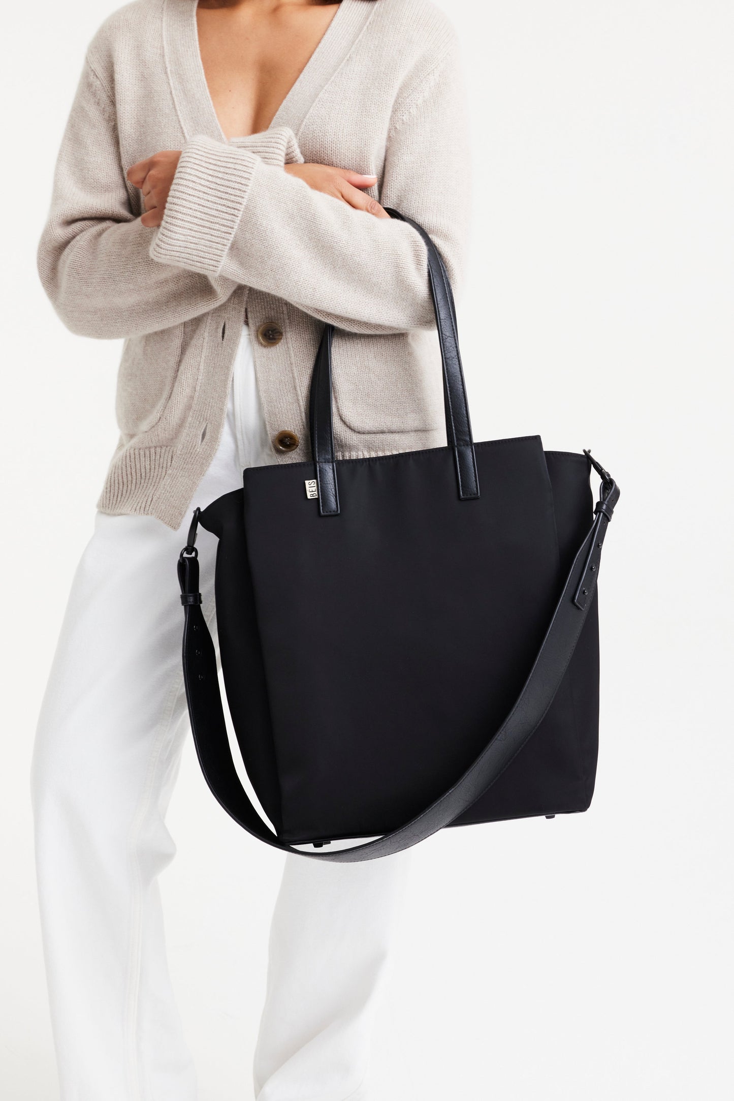 Resale The Commuter Tote in Black