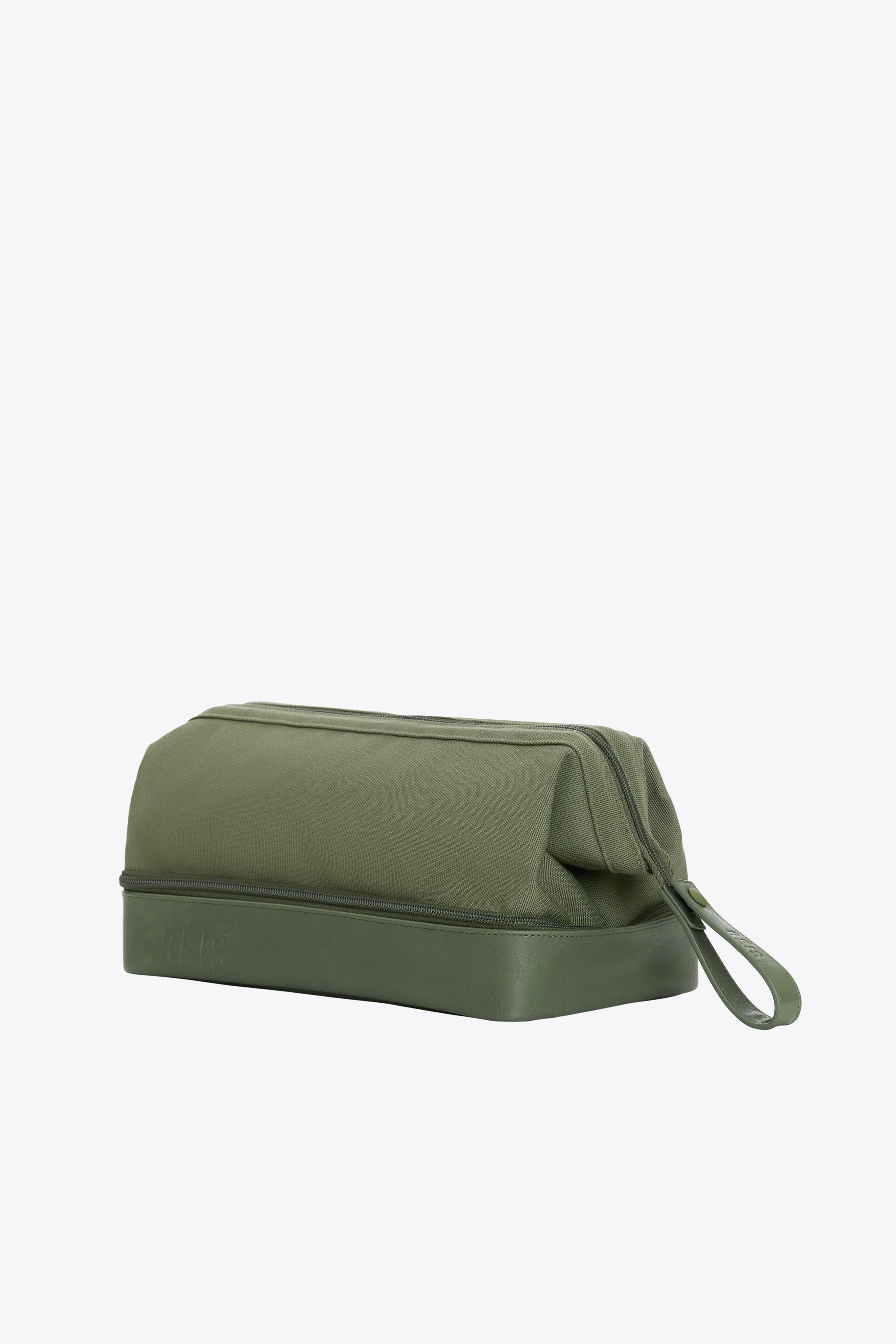 BÉIS 'The Dopp Kit' in Olive - Olive Green Dopp Kit & Toiletry Bag