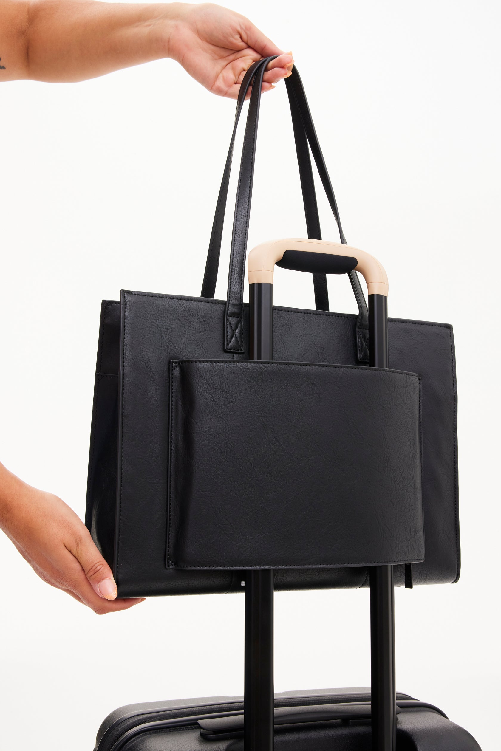 BÉIS 'The Work Tote' in Black - Black Work Bag For Women & Laptop Tote Bag