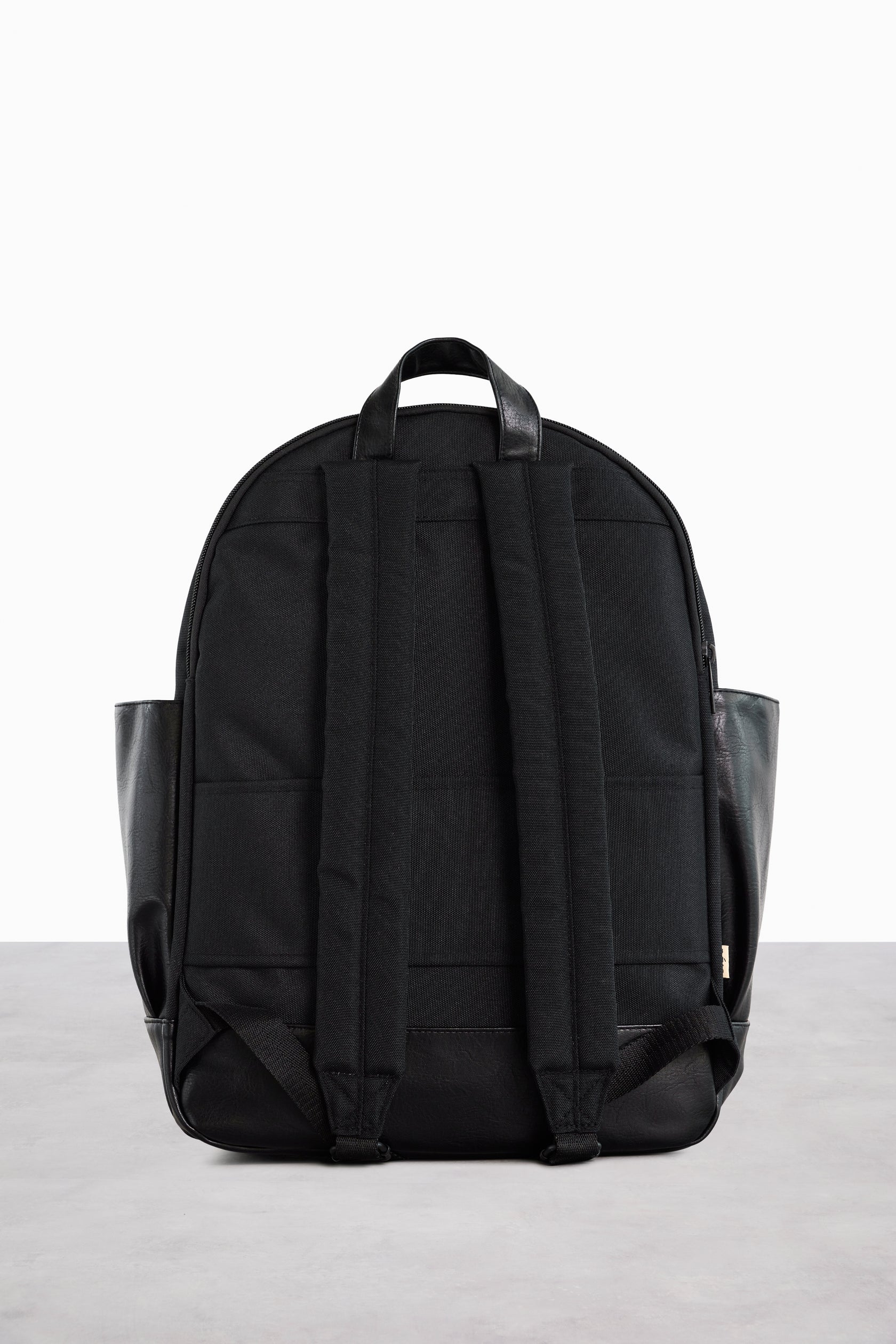 BÉIS 'The Backpack' in Black Black CarryOn Travel Backpack & Laptop — free download