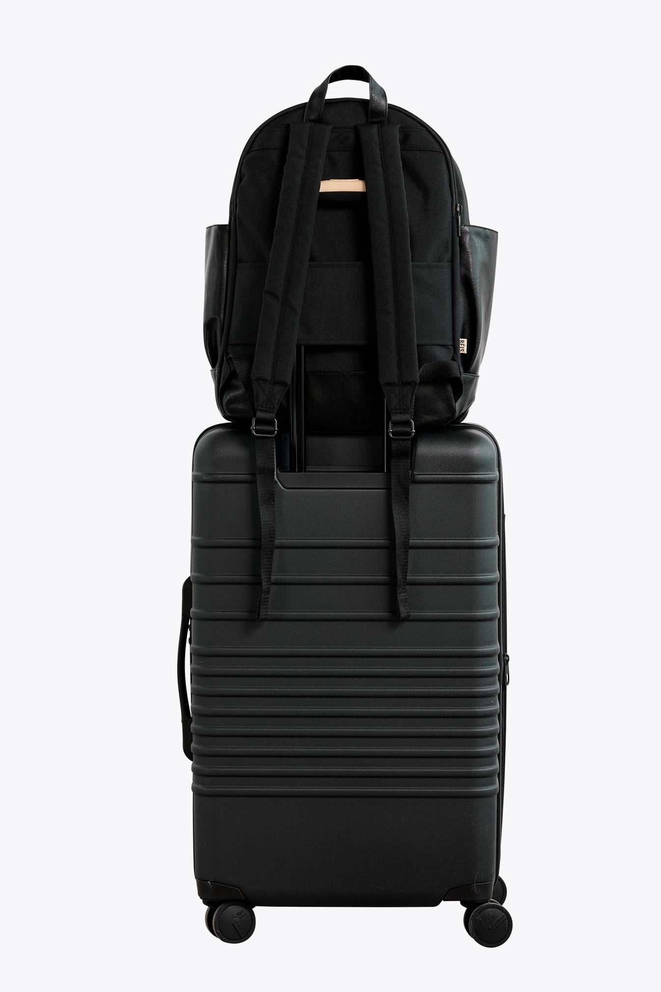 BÉIS 'The Travel Backpack' in Black - Black Carry-On Travel Backpack ...