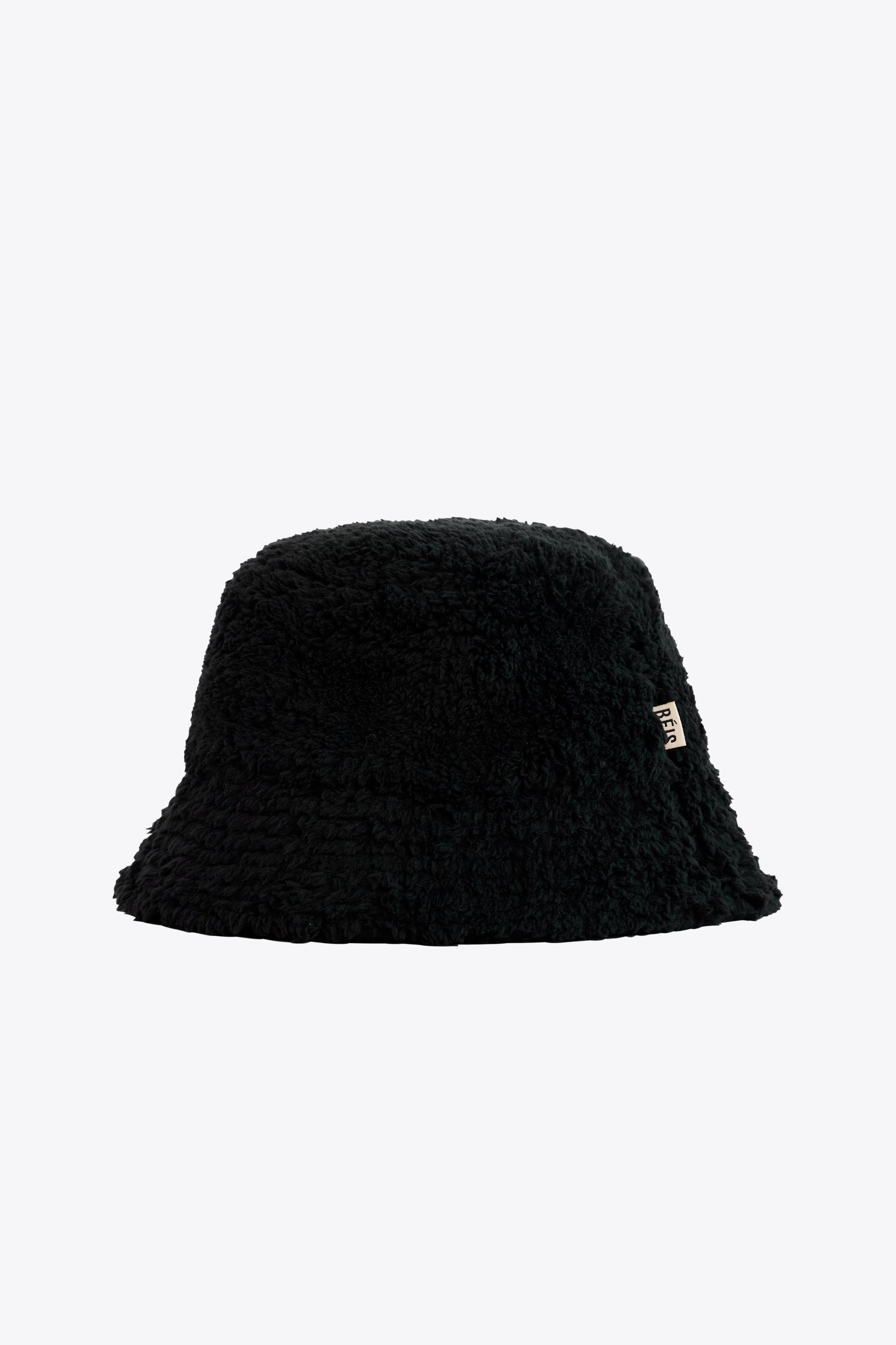 BÉIS 'The Bucket Hat' in Black