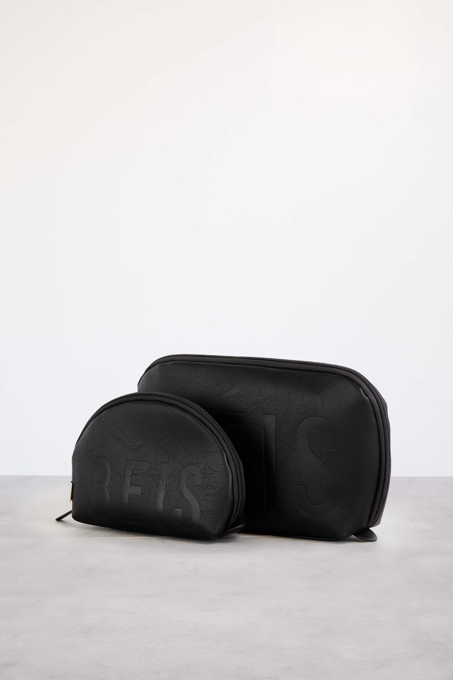 Resale The Cosmetic Pouch Set in Black