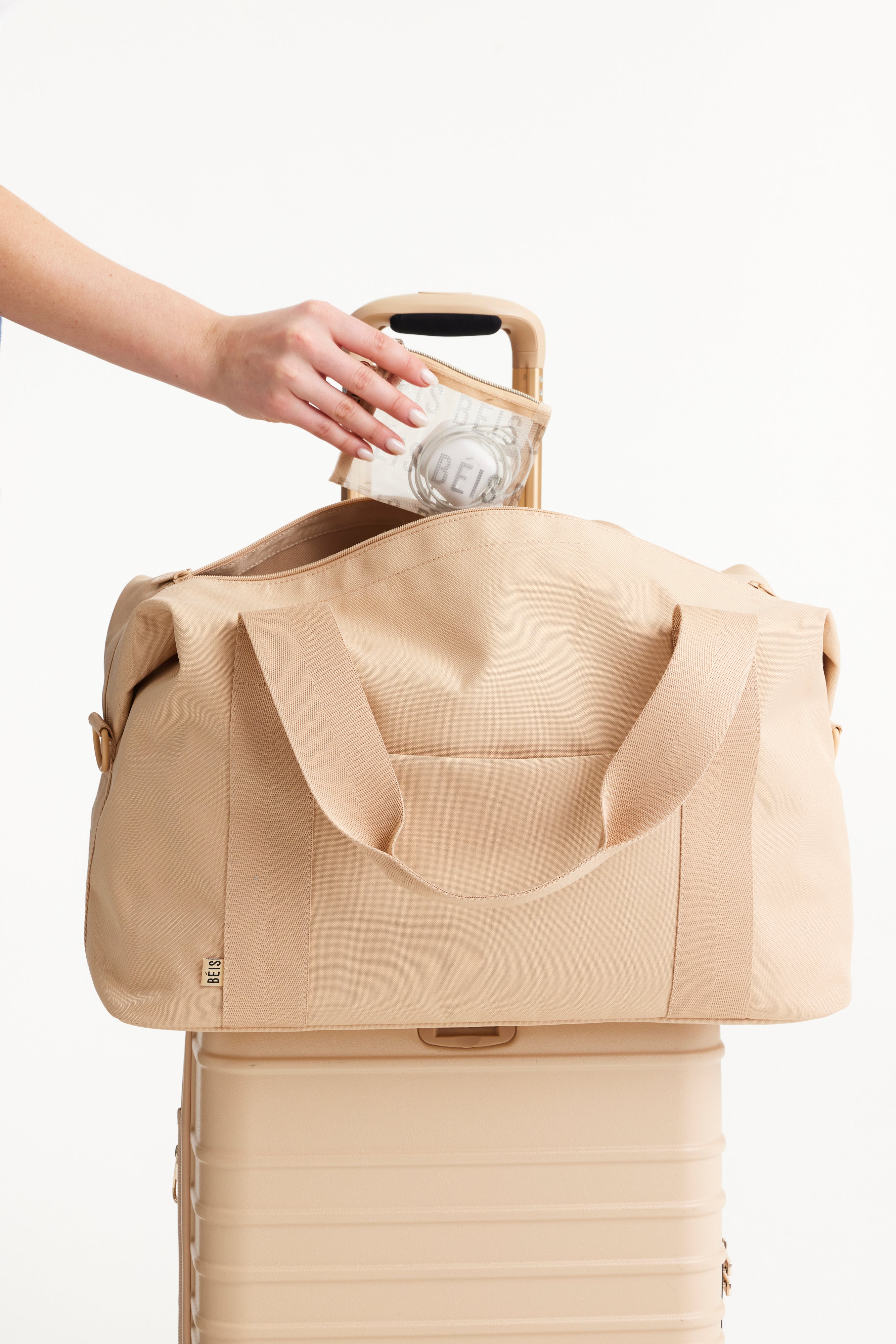 BÉIS 'The Convertible Weekender' in Beige - Small Weekender & Travel Bag