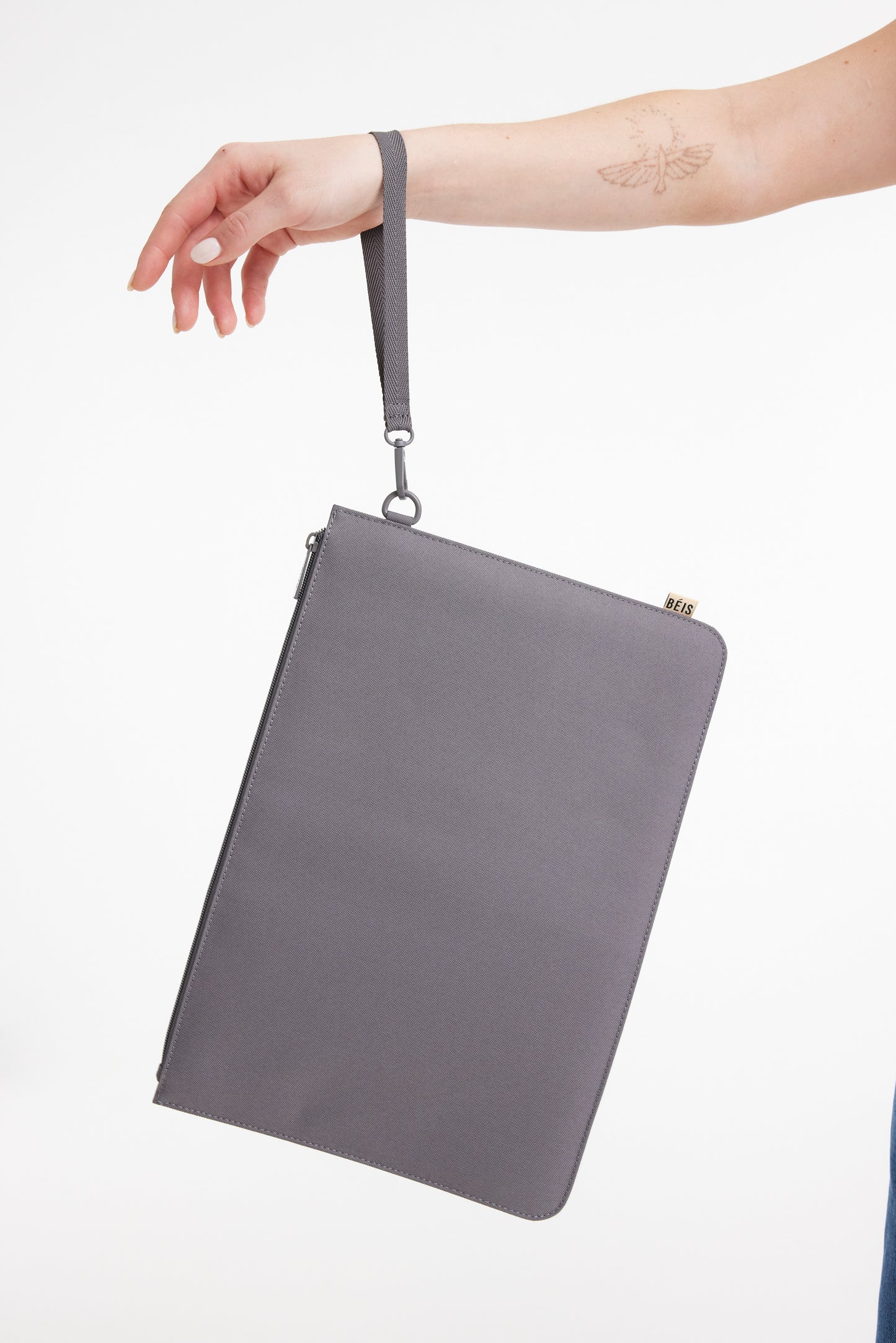The BÉISics Laptop Pouch in Grey