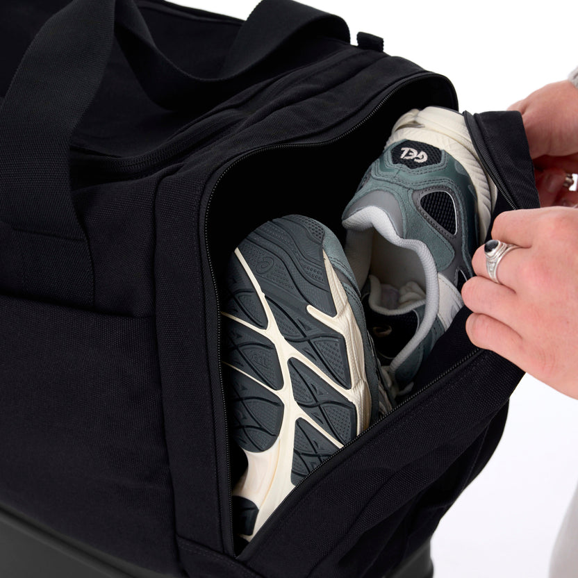 BÉIS 'The Utility Duffle' in Black - Heavy Duty Duffle Bag for Travel ...
