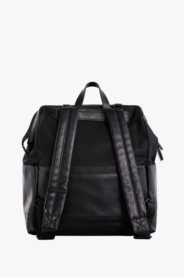 BÉIS 'The Diaper Backpack' in Black - Black Diaper Bag & Diaper Backpack