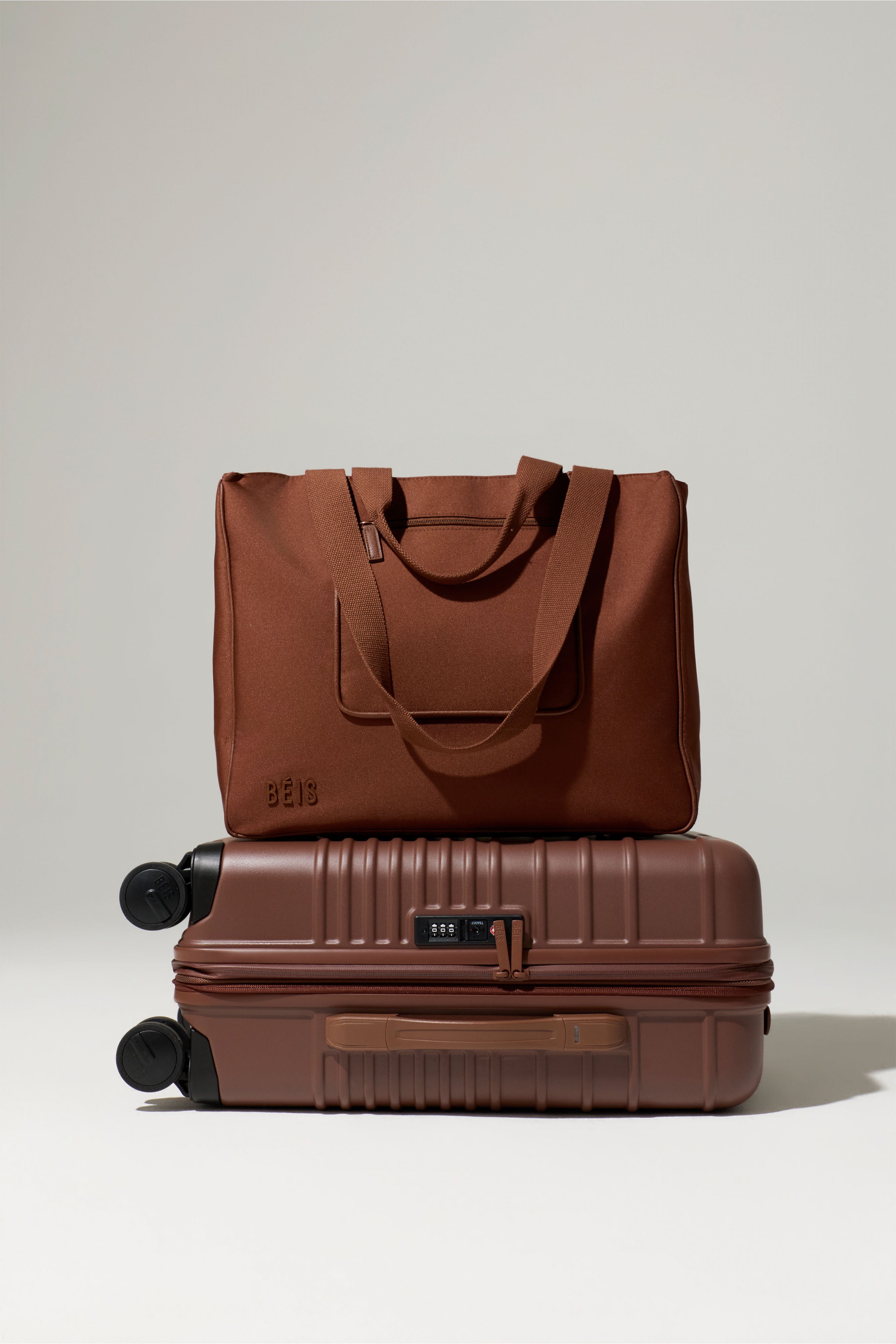BÉIS 'The Tote Travel Set' in Maple - 21