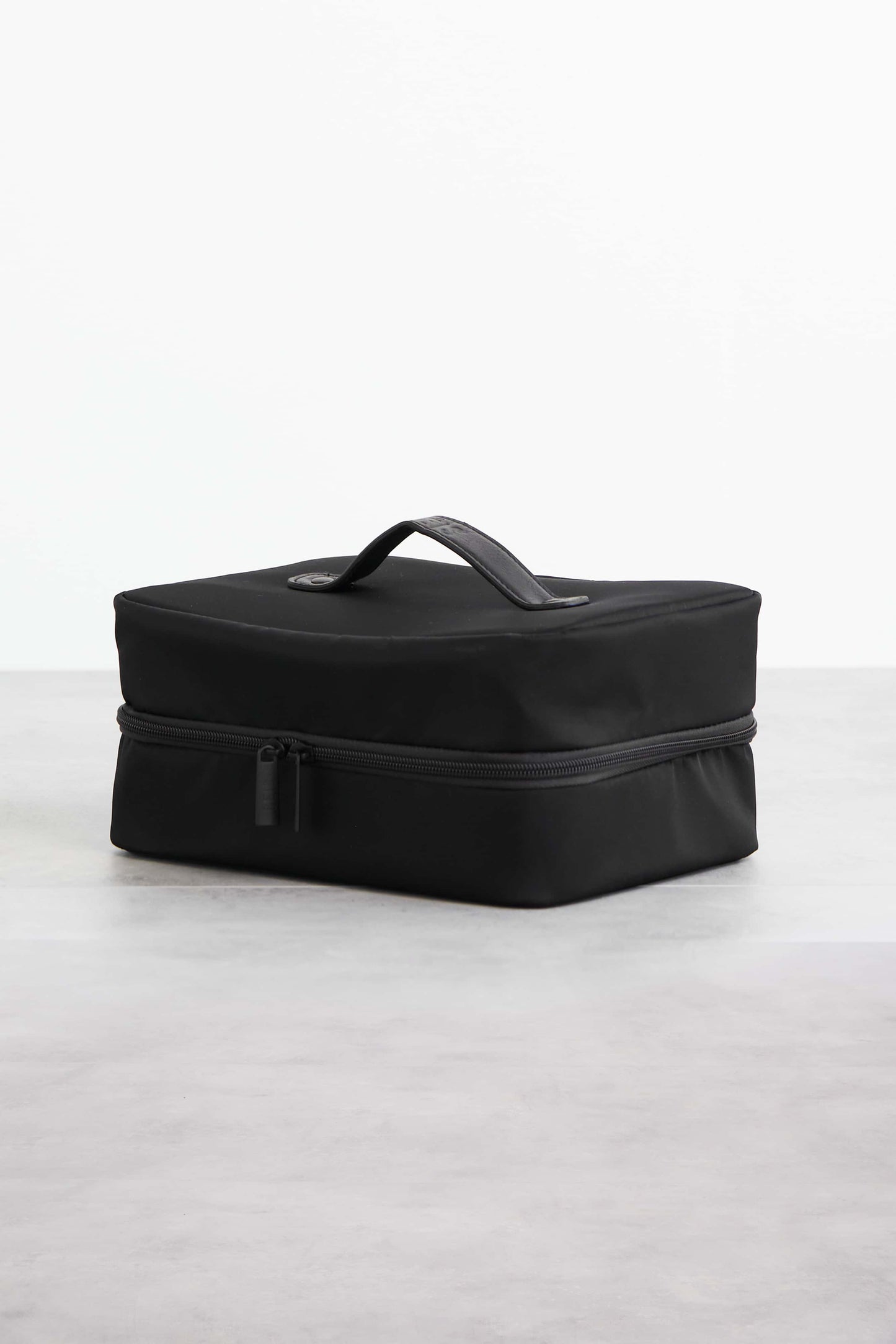 Resale The Hanging Cosmetic Case in Black