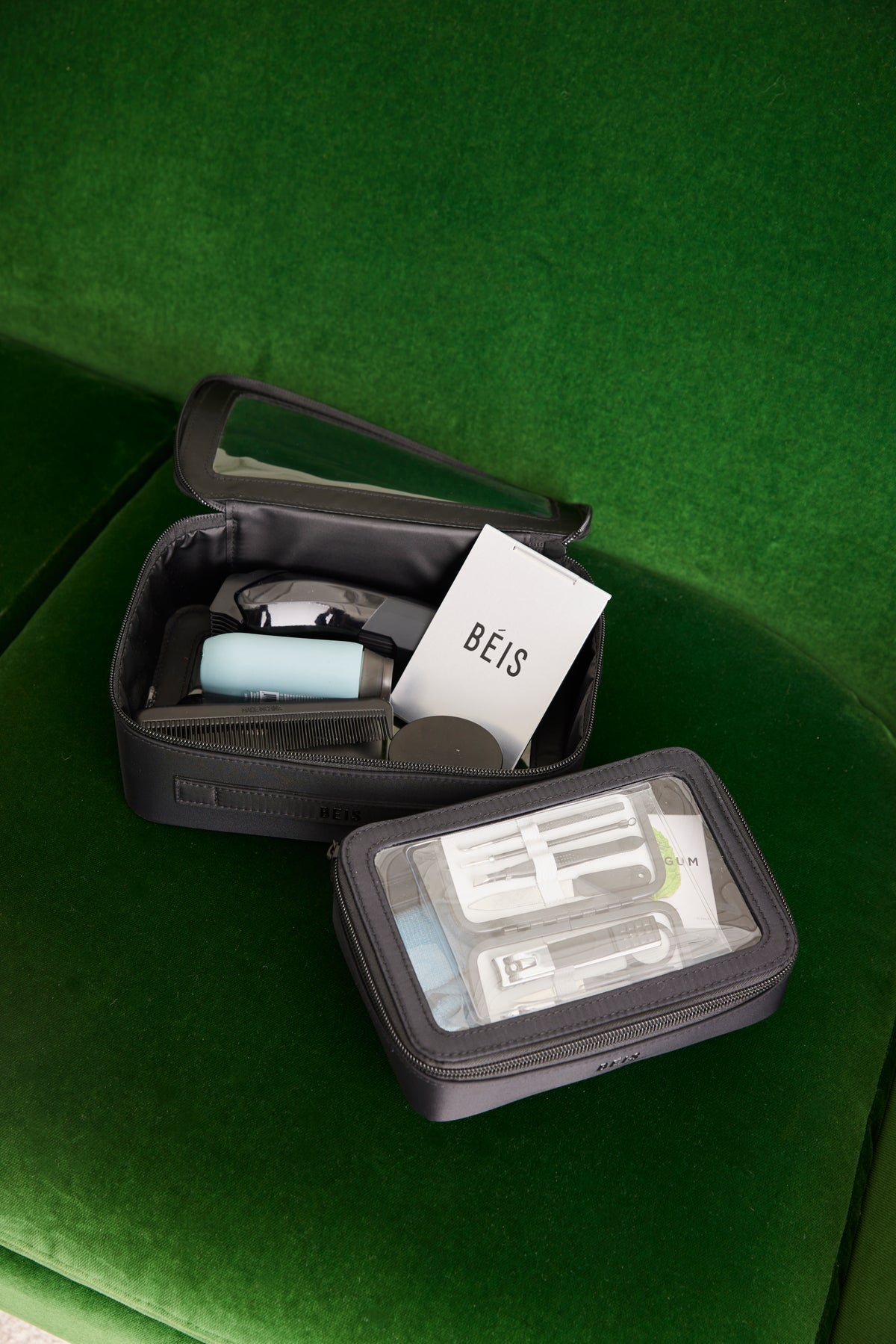 BÉIS 'The In Flight Cosmetic Set' in Black - Carry On Makeup Bag ...
