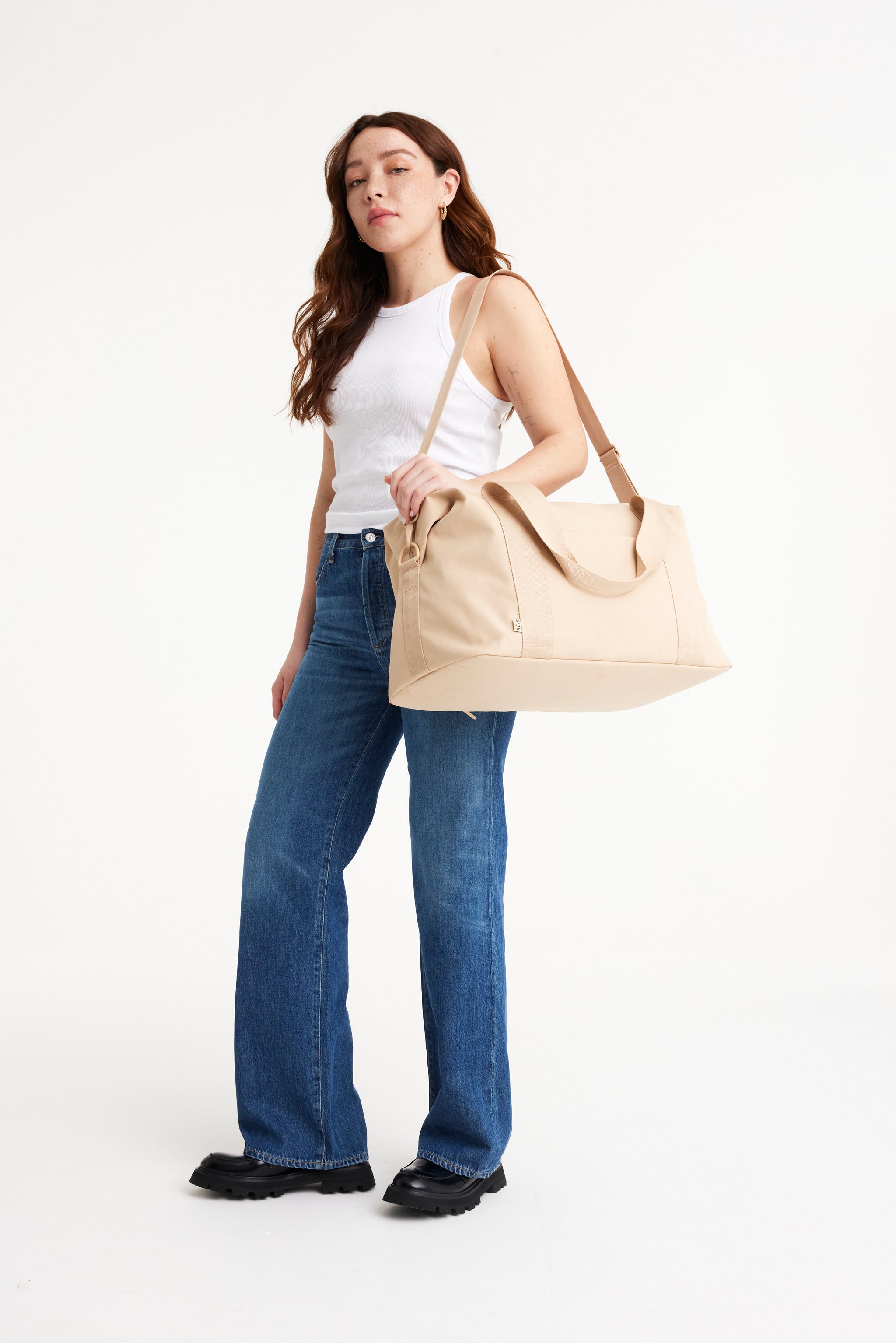 BÉIS 'The BEISICS Duffle' in Beige Large Travel Duffle Bag in Beige