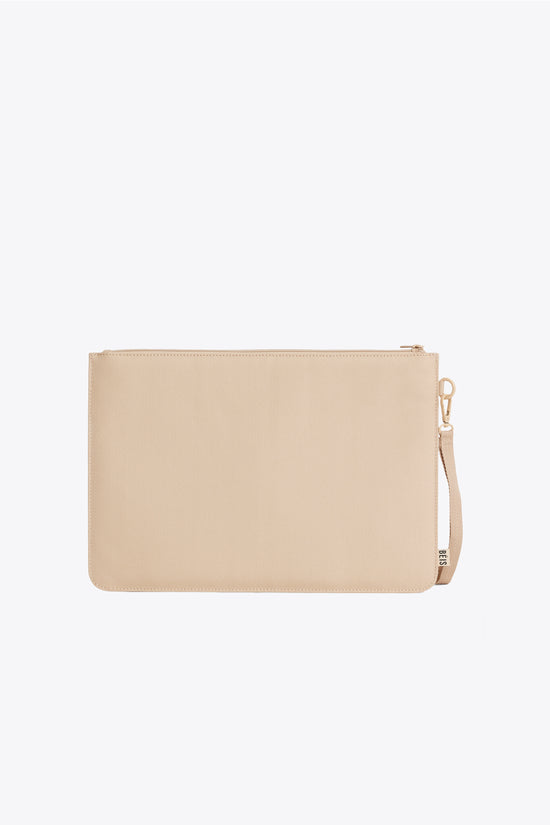 BÉIS 'The BEISICS Laptop Pouch' in Beige - Padded Laptop Sleeve in Beige