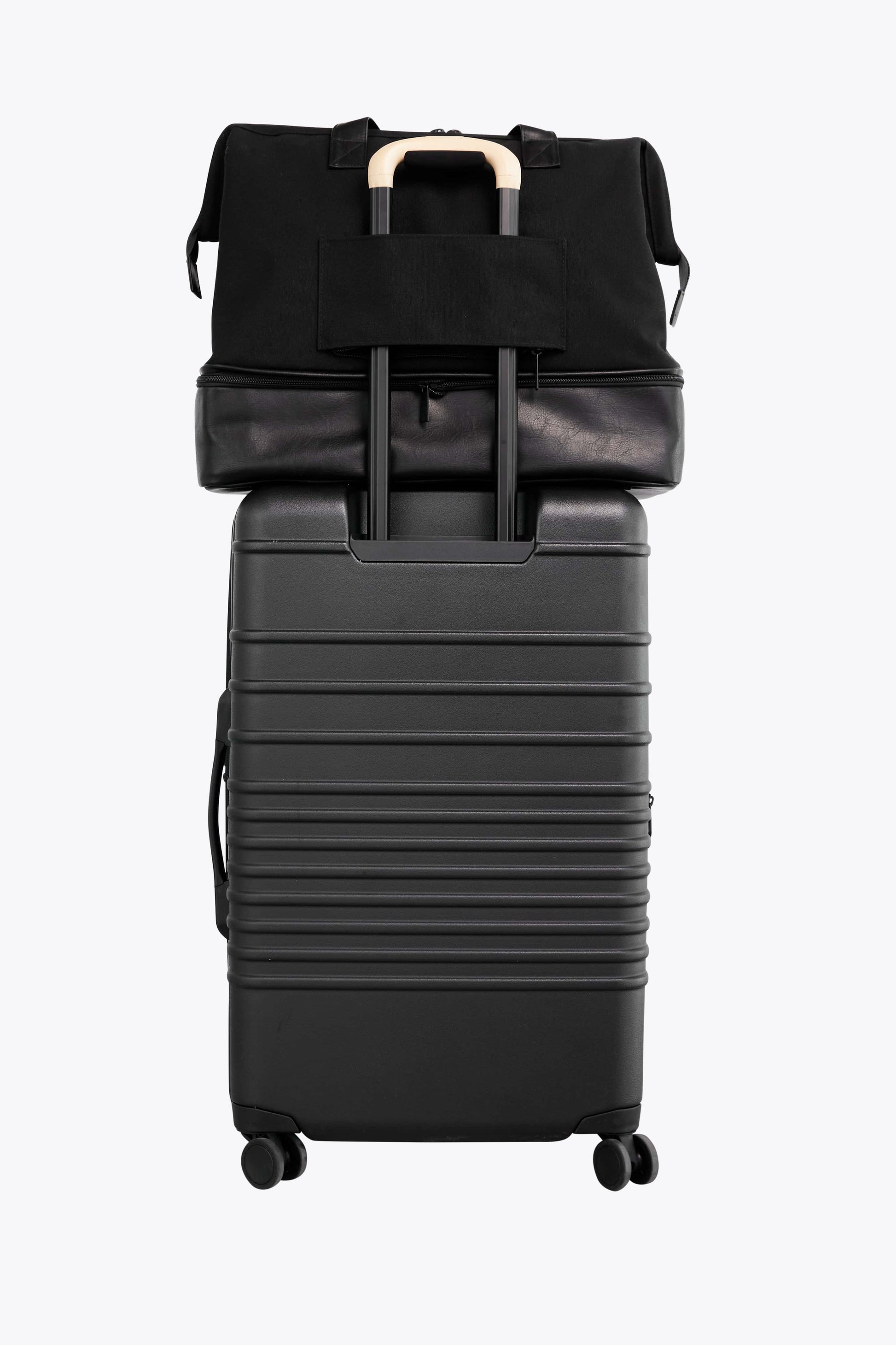 BÉIS 'The Convertible Weekender' in Black Small Weekend Bag