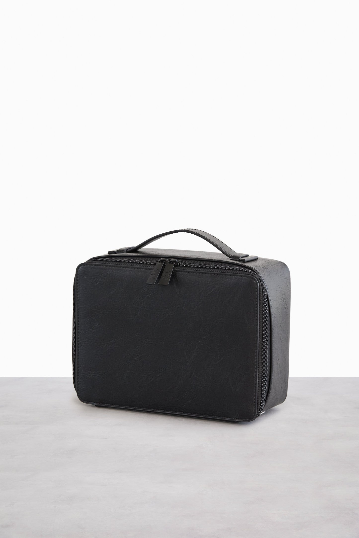 Resale The Cosmetic Case in Black